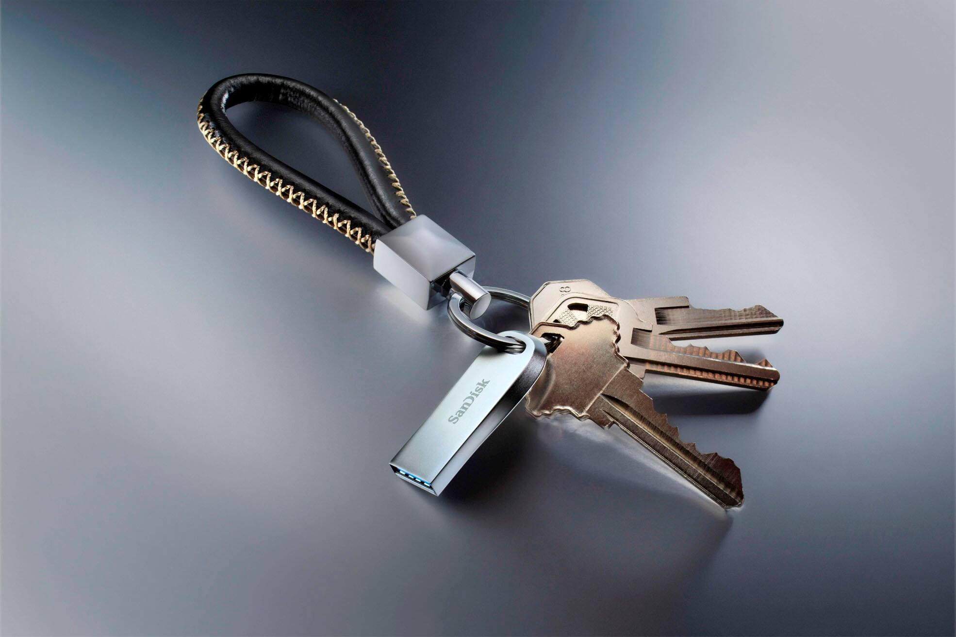 Alt View 16. SanDisk - Ultra Luxe 32GB USB 3.1 Flash Drive - Silver.