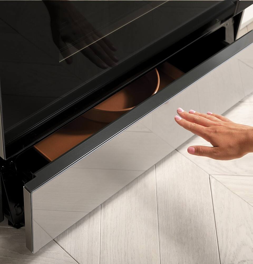 Alt View 23. Café - 5.3 Cu. Ft. Slide-In Electric Induction True Convection Range with Self-Steam Cleaning and In-Oven Camera - Platinum Glass.