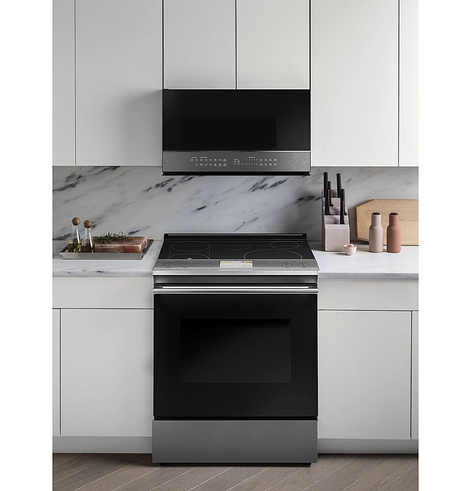 Alt View 27. Café - 5.3 Cu. Ft. Slide-In Electric Induction True Convection Range with Self-Steam Cleaning and In-Oven Camera - Platinum Glass.