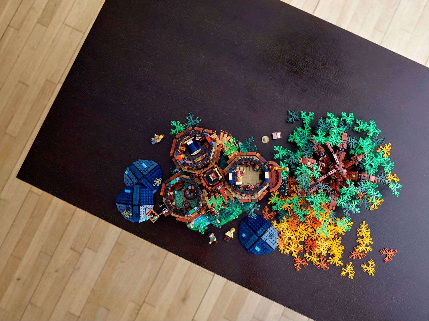 Alt View 12. LEGO - Ideas Tree House 21318.