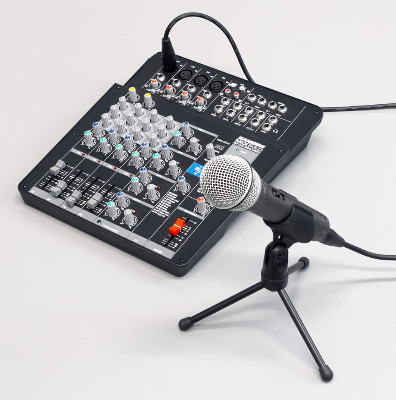 Alt View 16. Samson - Q2U Dynamic USB Microphone - Gray.