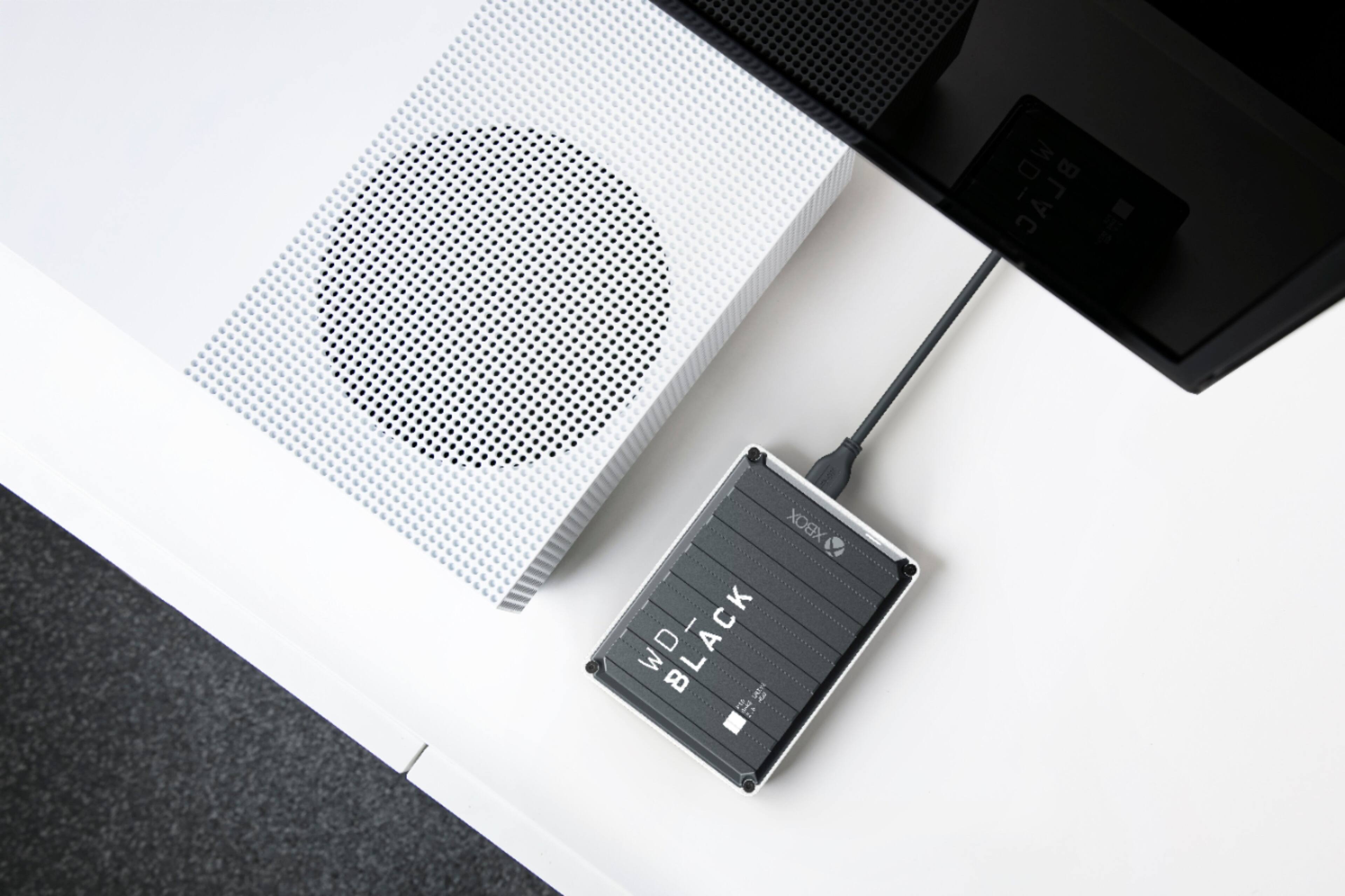 Alt View 14. WD - BLACK P10 Game Drive for Xbox 5TB External USB 3.2 Gen 1 Portable Hard Drive - Black With White Trim.