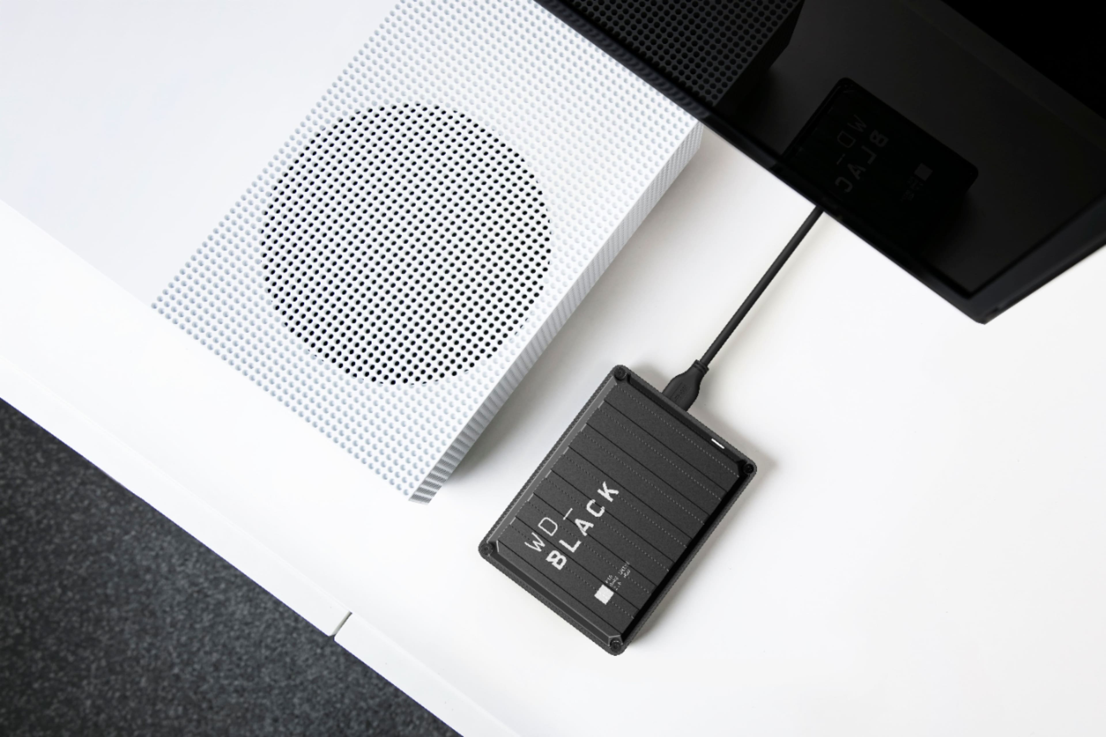 Alt View 16. WD - BLACK P10 4TB External USB 3.2 Gen 1 Portable Hard Drive - Black.