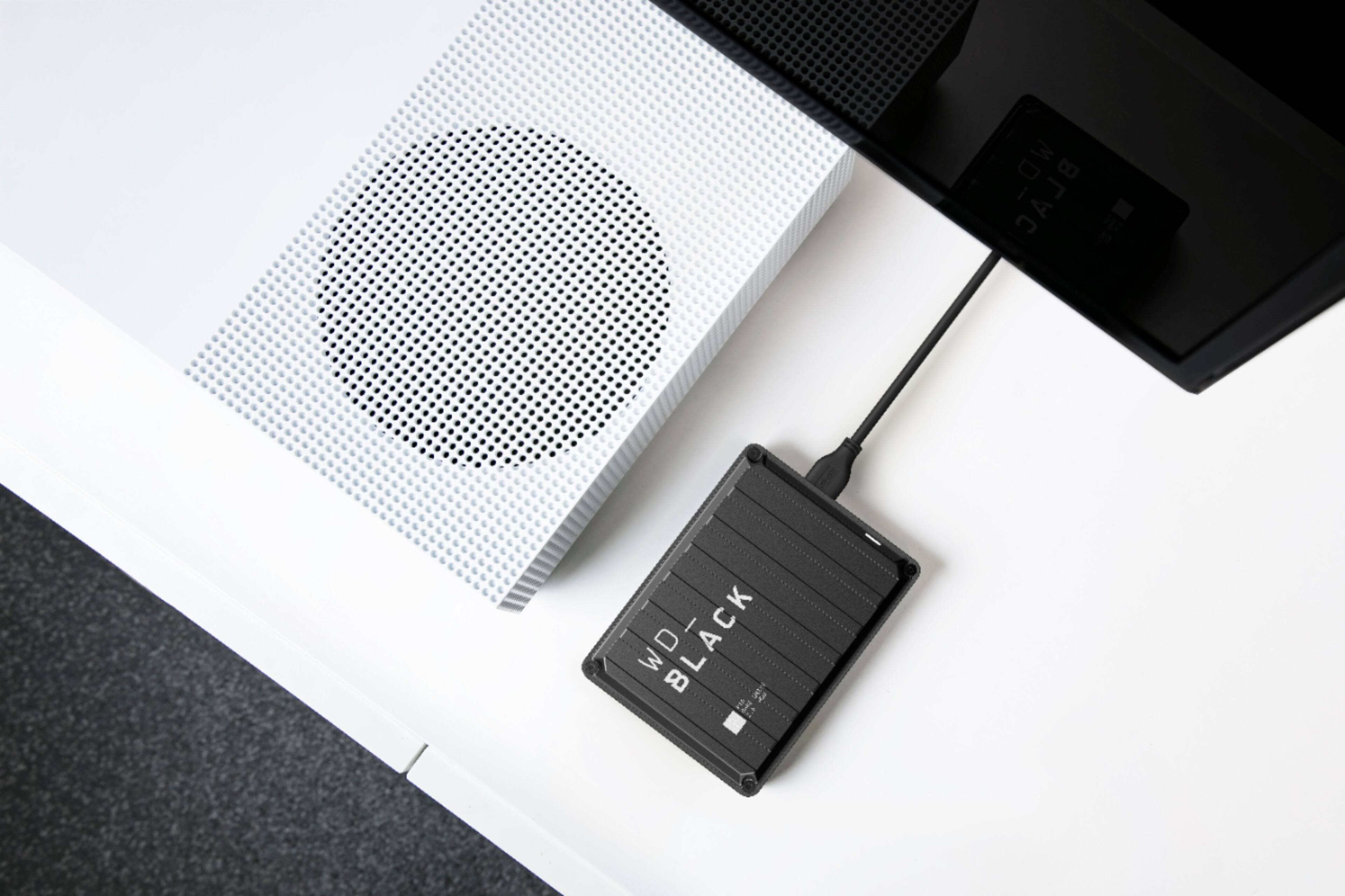 Alt View 16. WD - BLACK P10 4TB External USB 3.2 Gen 1 Portable Hard Drive - Black.