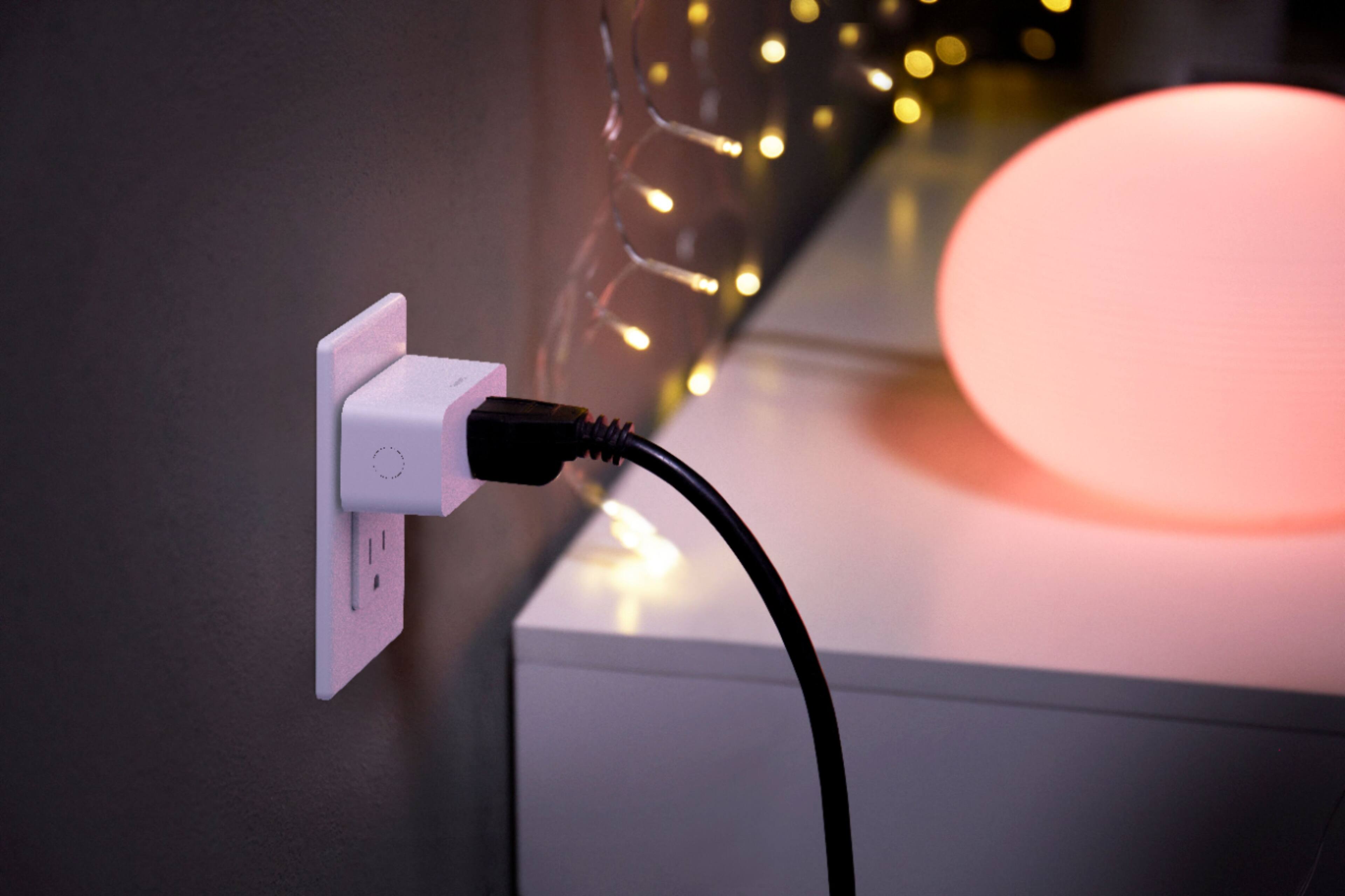 Alt View 13. Philips - Hue Smart Plug - White.