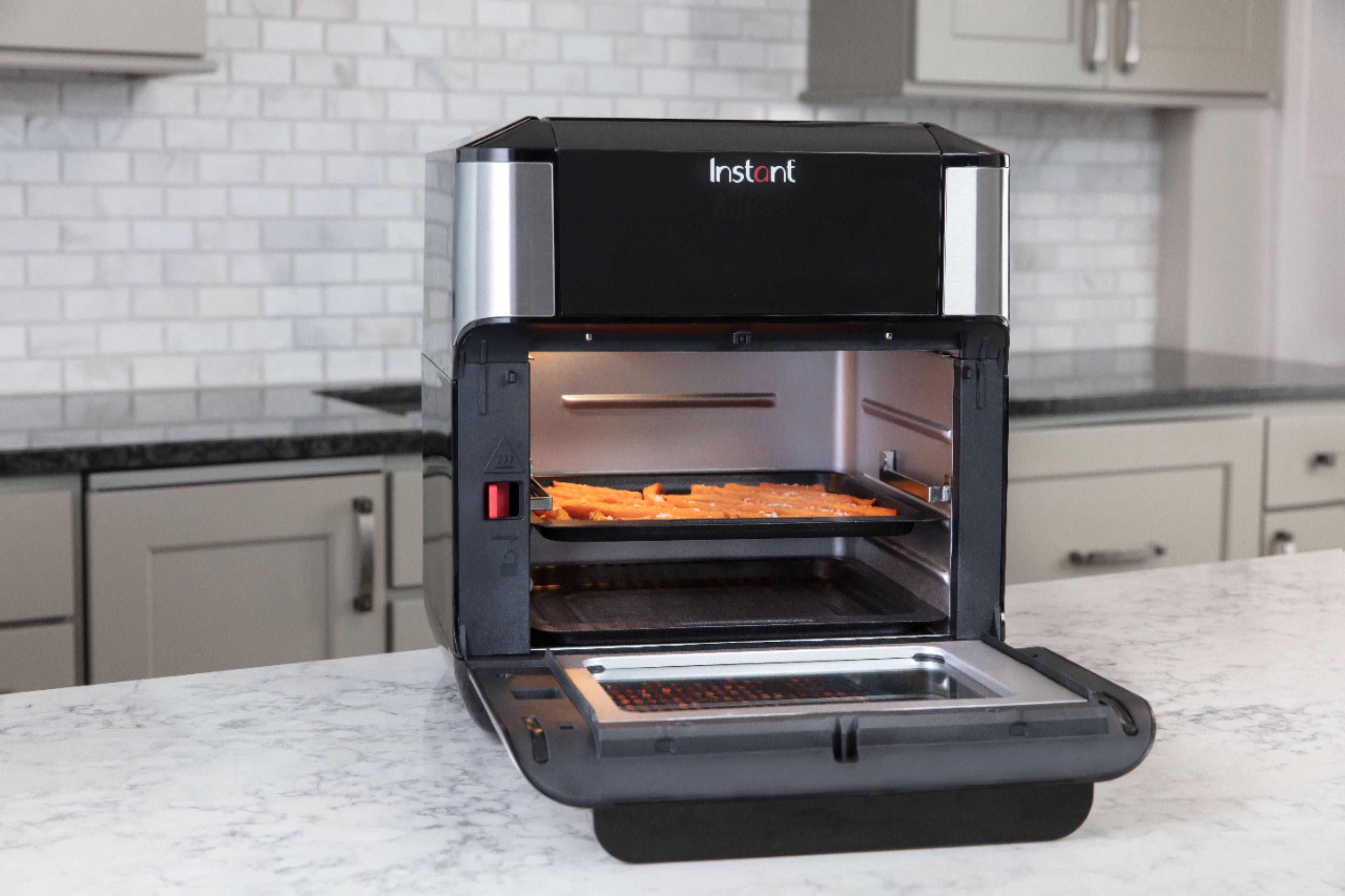 Alt View 1. Instant Pot - Vortex Plus 10 Quart Air Fryer Oven - Black.