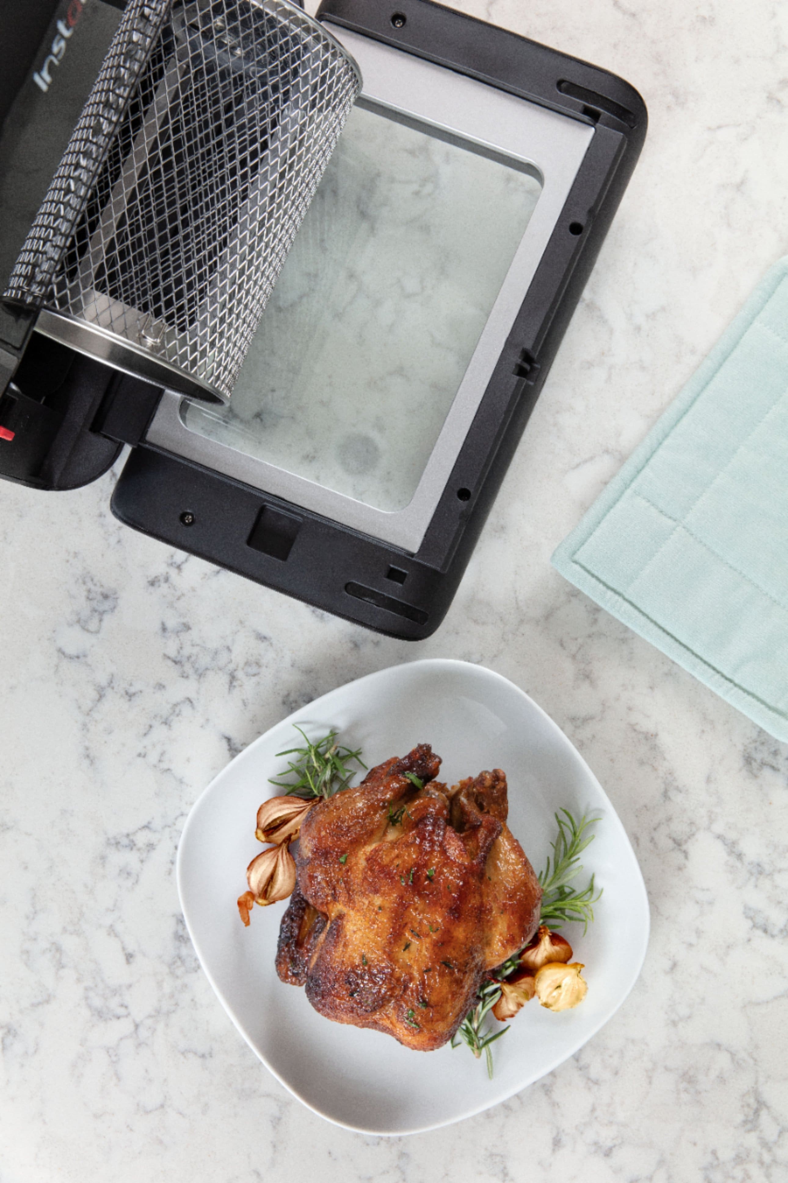 Angle. Instant Pot - Vortex Plus 10 Quart Air Fryer Oven - Black.