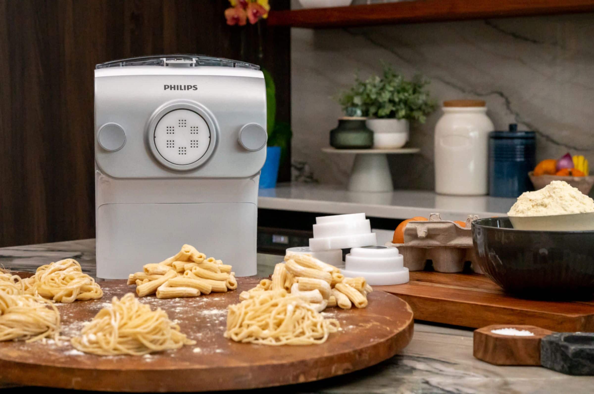 Alt View 16. Philips - Pasta Maker Plus - HR2375/06 - White And Silver.