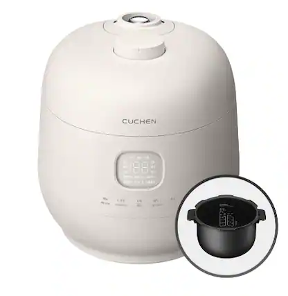 The corrected text is: "CUCHEN A N D4 4-1 C NE > CEEE"