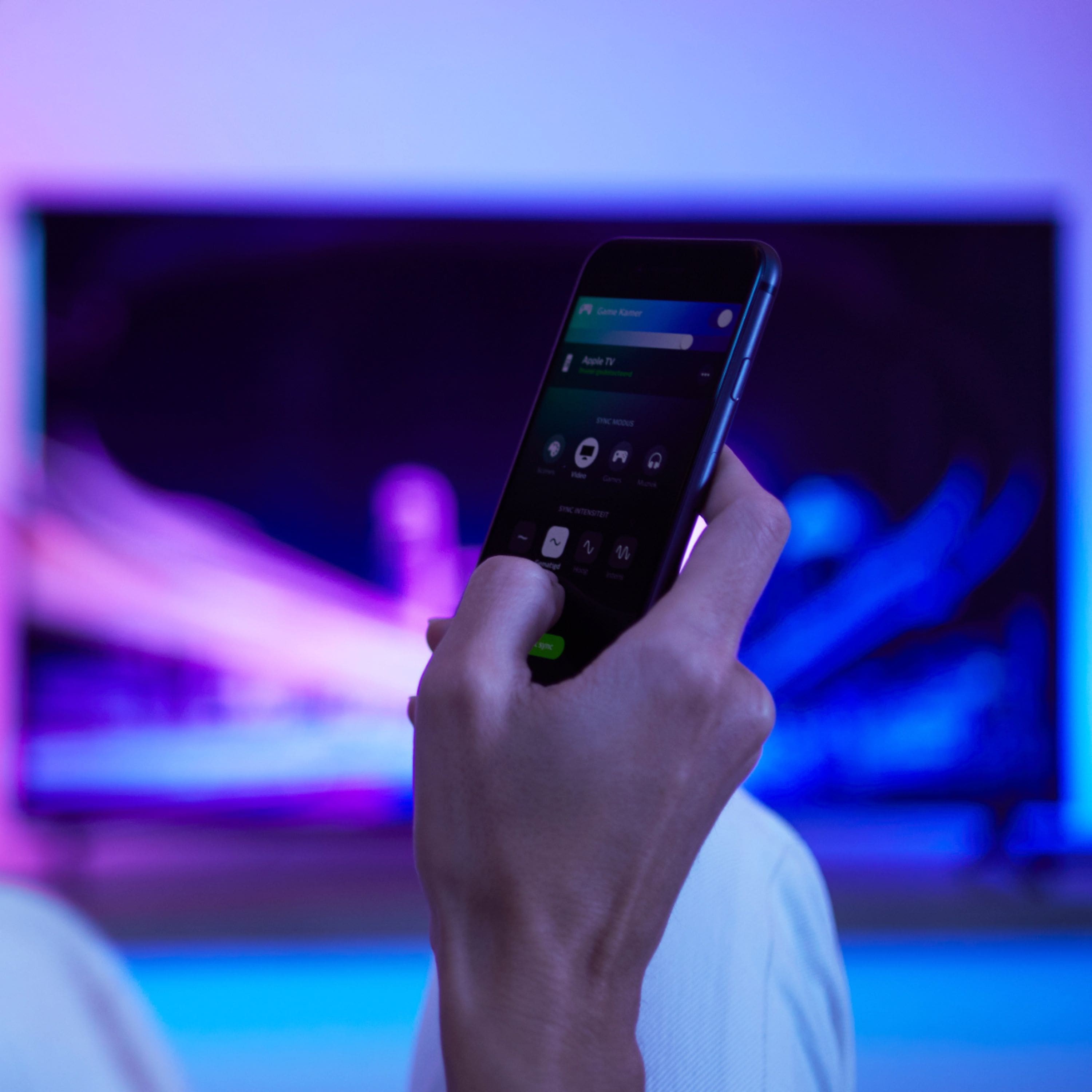 Philips Hue unveils new HDMI TV box that lets smart lights color match what  you watch - 9to5Mac