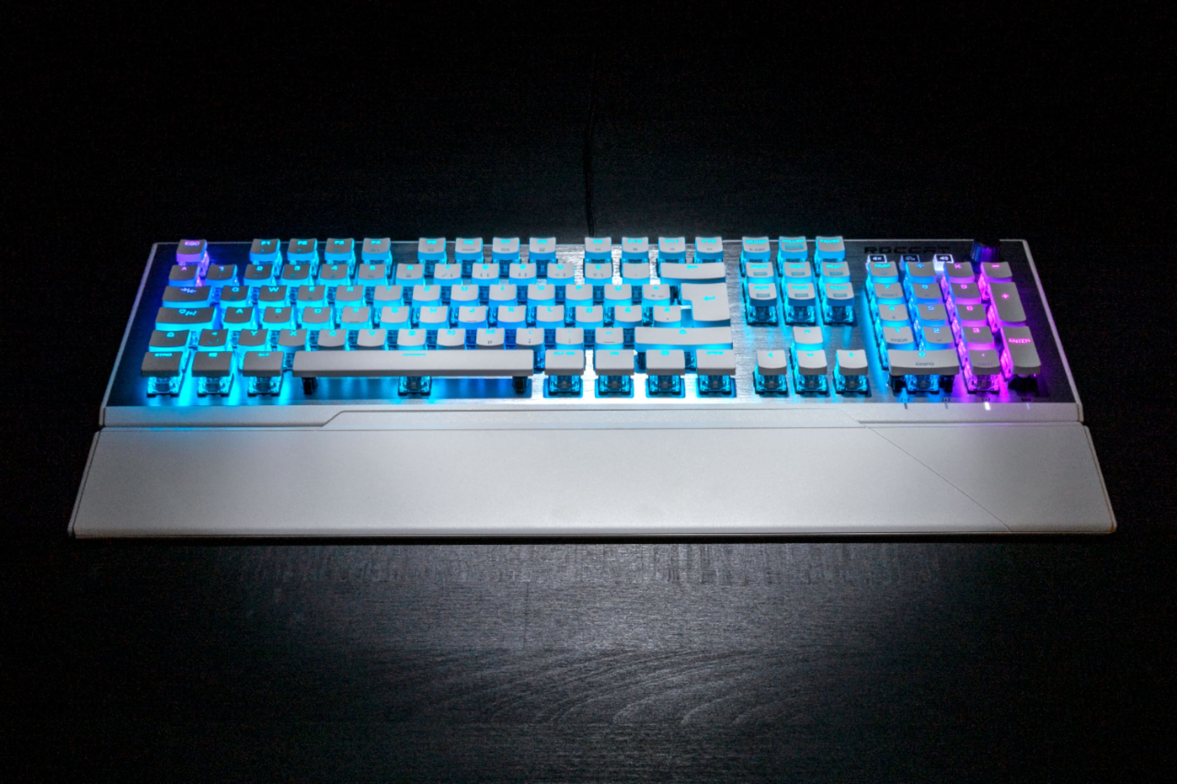 Roccat Vulcan 122 Rgb Pc Gaming Keyboard Titan Mechanical Switch Tactile With Wrist Rest Arctic White Big Apple Buddy