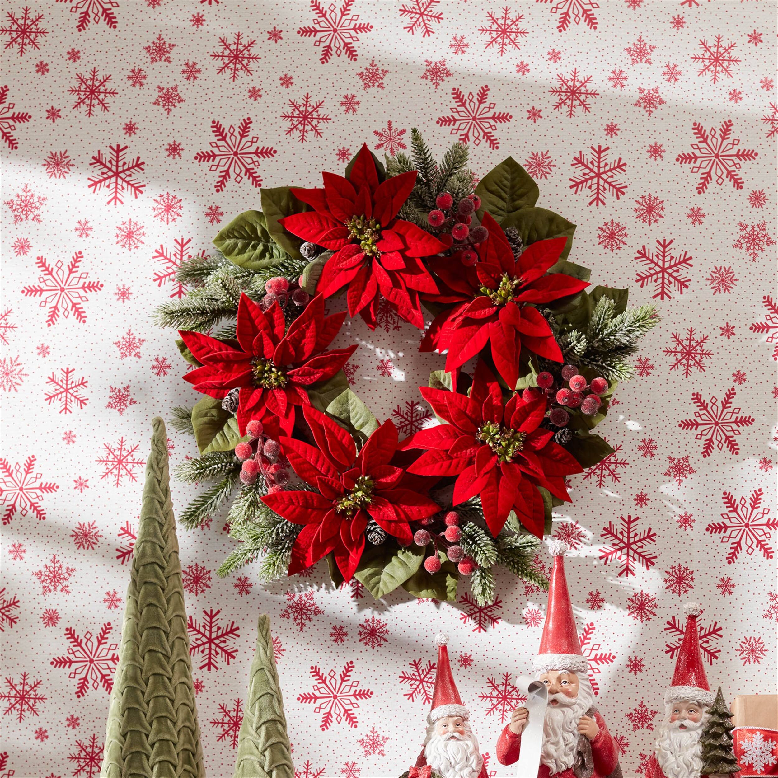 Angle. BreeBe - Poinsettia Flower Pine Wreath 24.5"D - Gren, Rede.