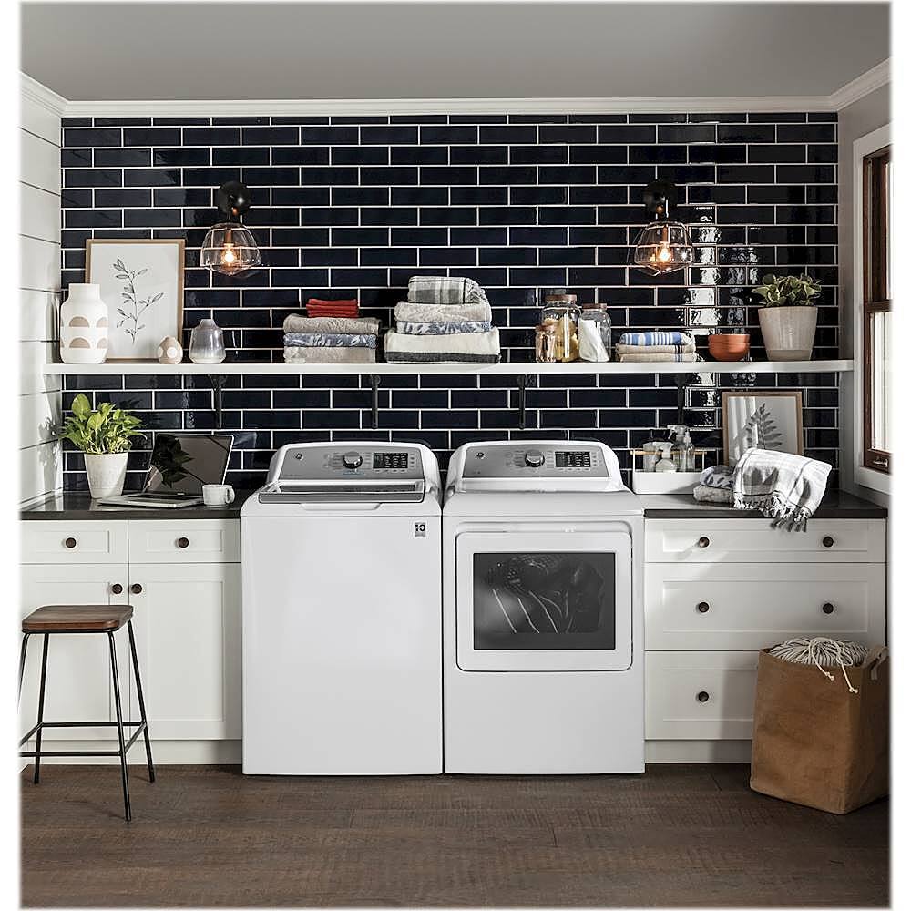 Alt View 12. GE - 7.4 Cu. Ft. 12-Cycle Electric Dryer with HE Sensor Dry.