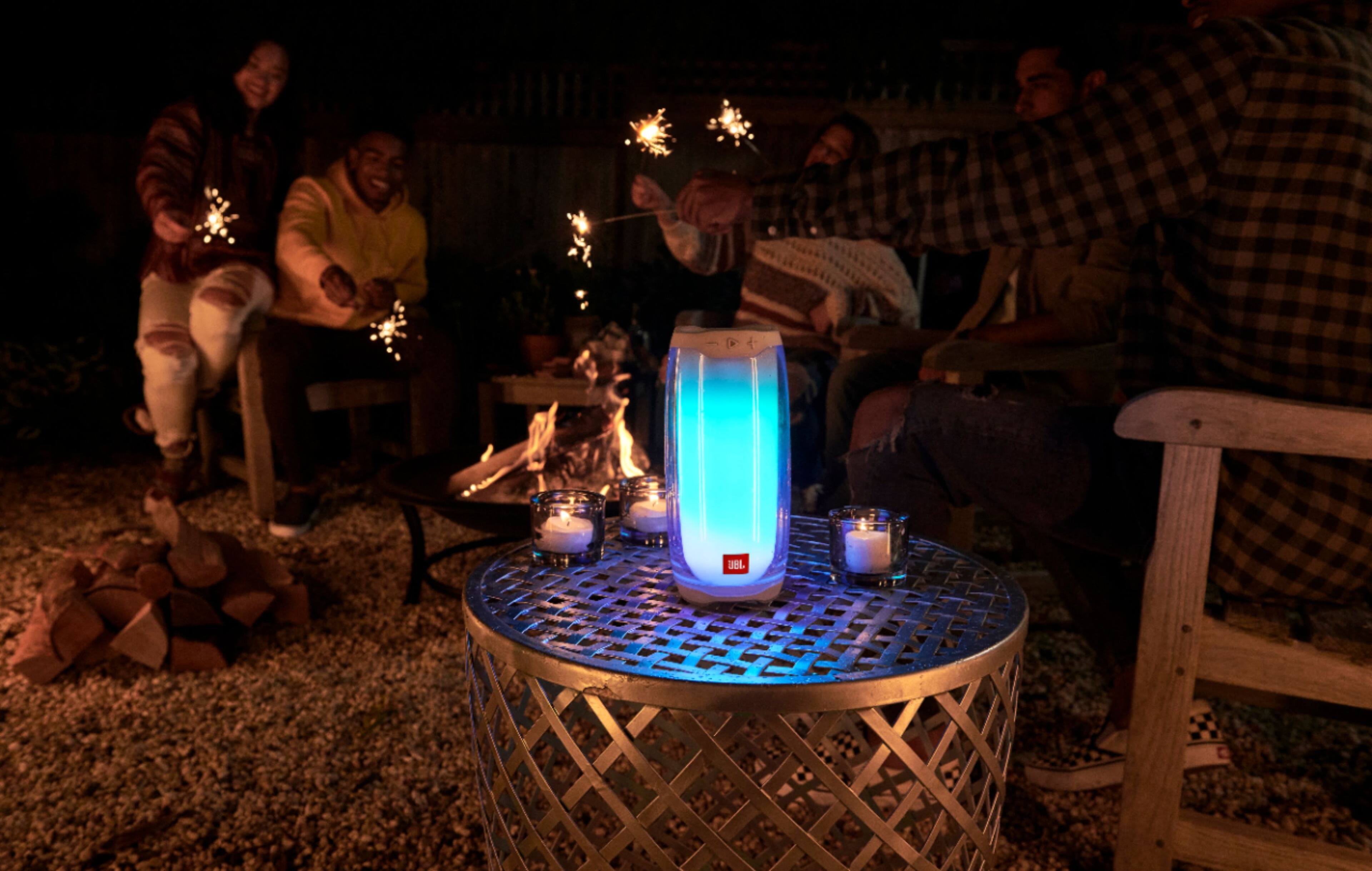 Best Buy JBL Pulse 4 Portable Bluetooth Speaker White JBLPULSE4WHTAM