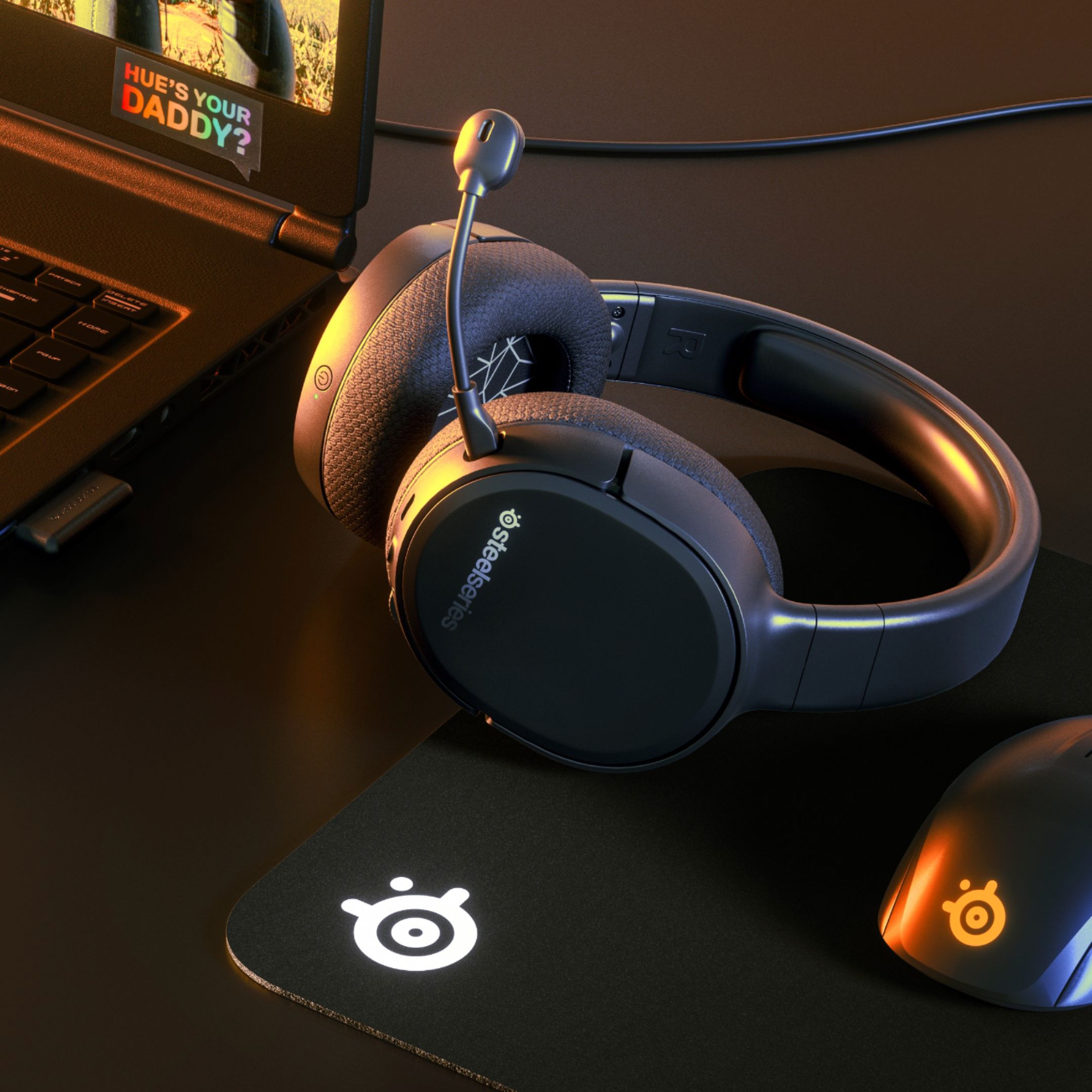 Left View: Alienware - AW510H Wired 7.1 Gaming Headset - Lunar Light