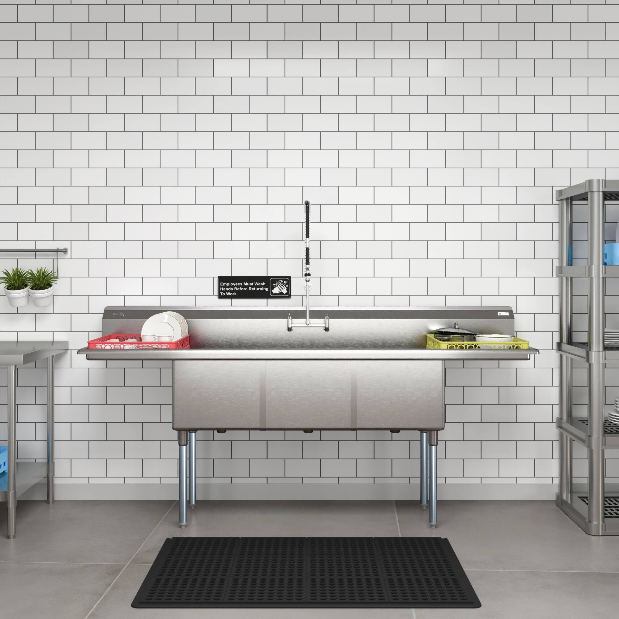 Employees must wash hands before entering the kitchen.