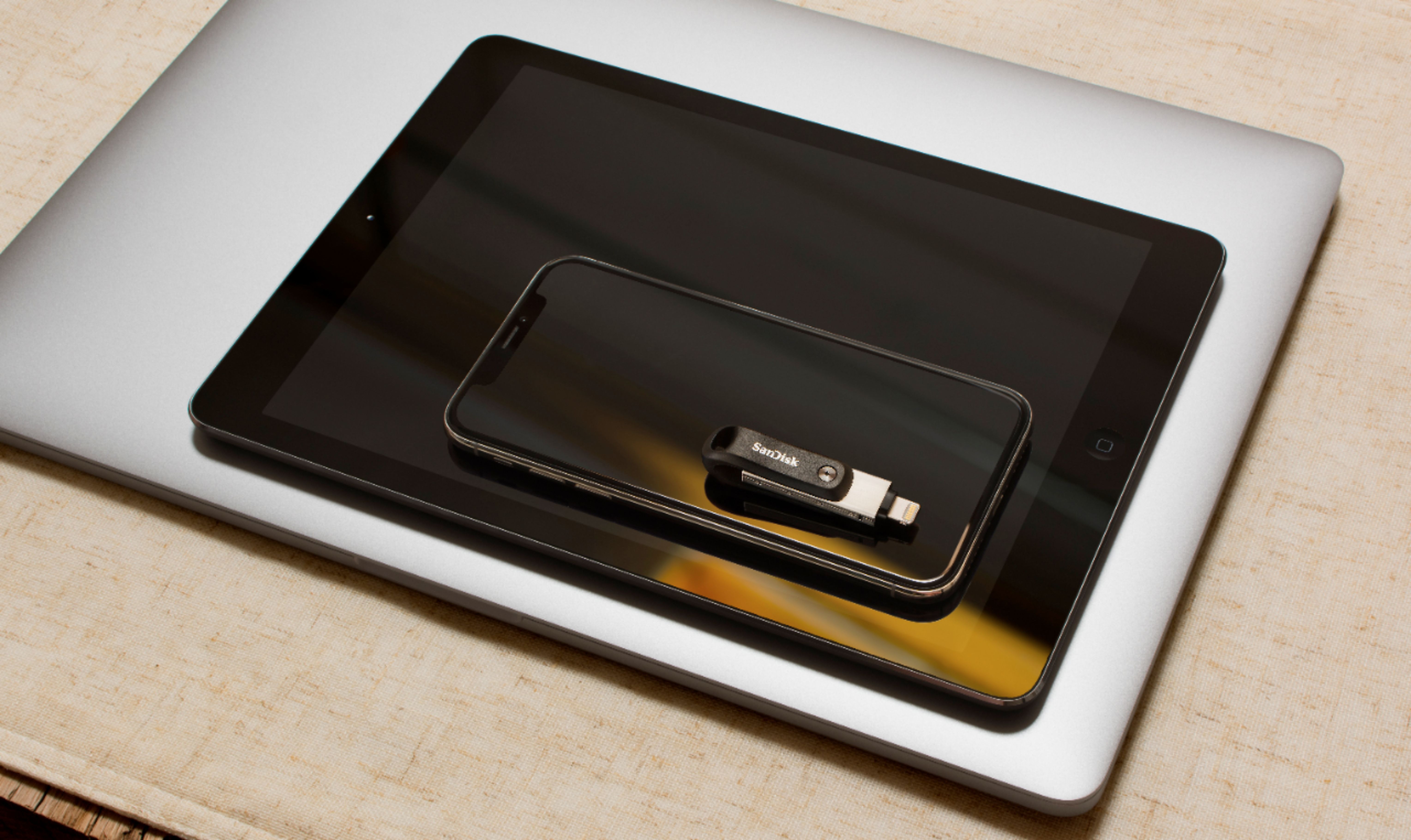 Clé USB Sandisk 128 Go iXpand Flash Drive Flip avec Port Apple