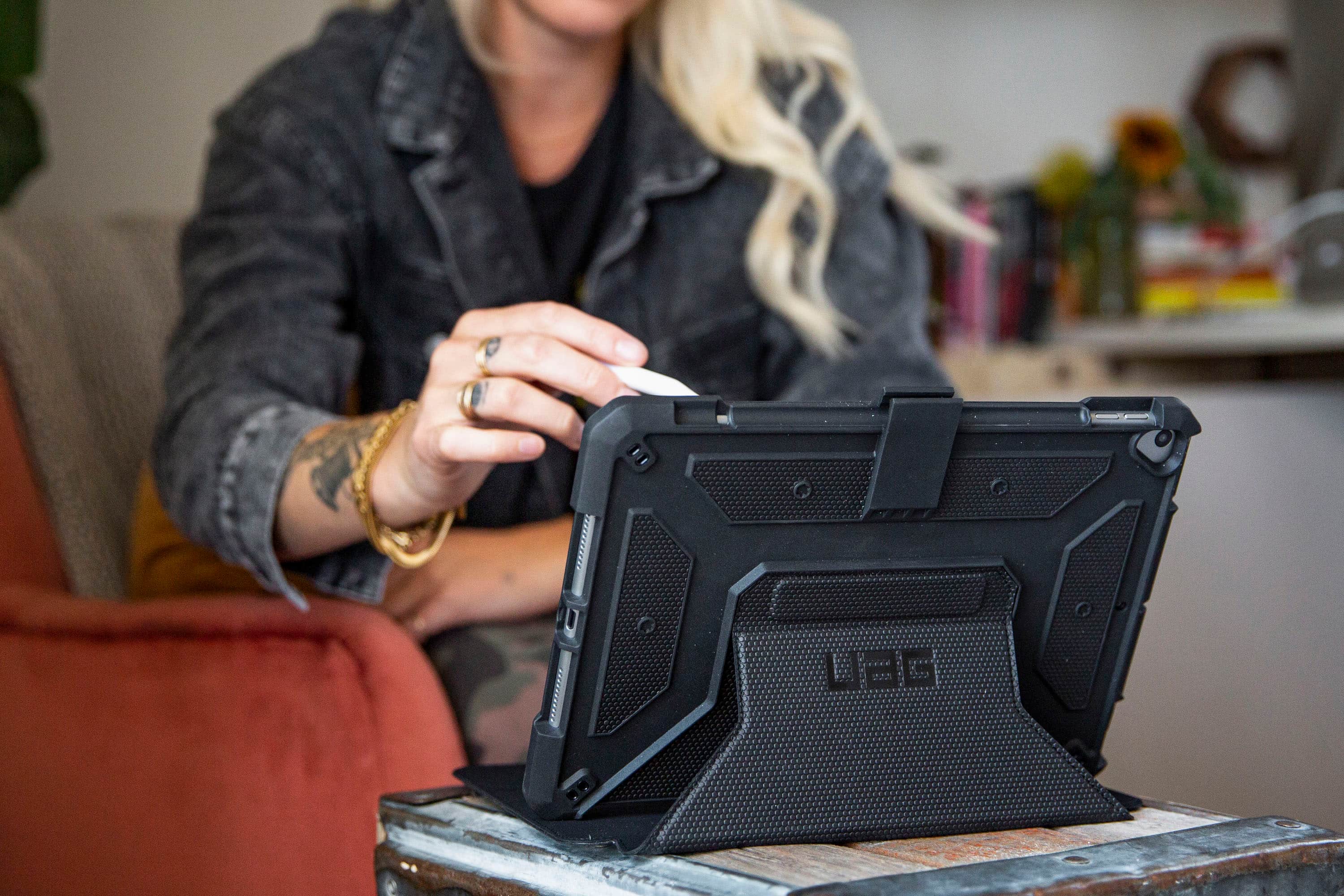 Alt View 15. UAG - Metropolis Folio Case for Apple® iPad® 10.2-Inch (9th/8th/7th Generations) - Black.