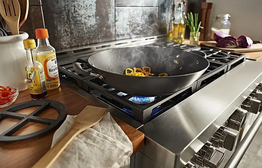 Alt View 16. KitchenAid - Commercial-Style 5.1 Cu. Ft. Slide-In Gas True Convection Range with Self-Cleaning - Stainless Steel.