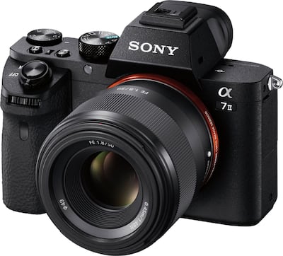 Sony FE 50mm f/1.8 Standard Prime Lens for E mount Cameras Black Sony FE 50mm f/1.8 Standard Prime Lens for E mount Cameras Black