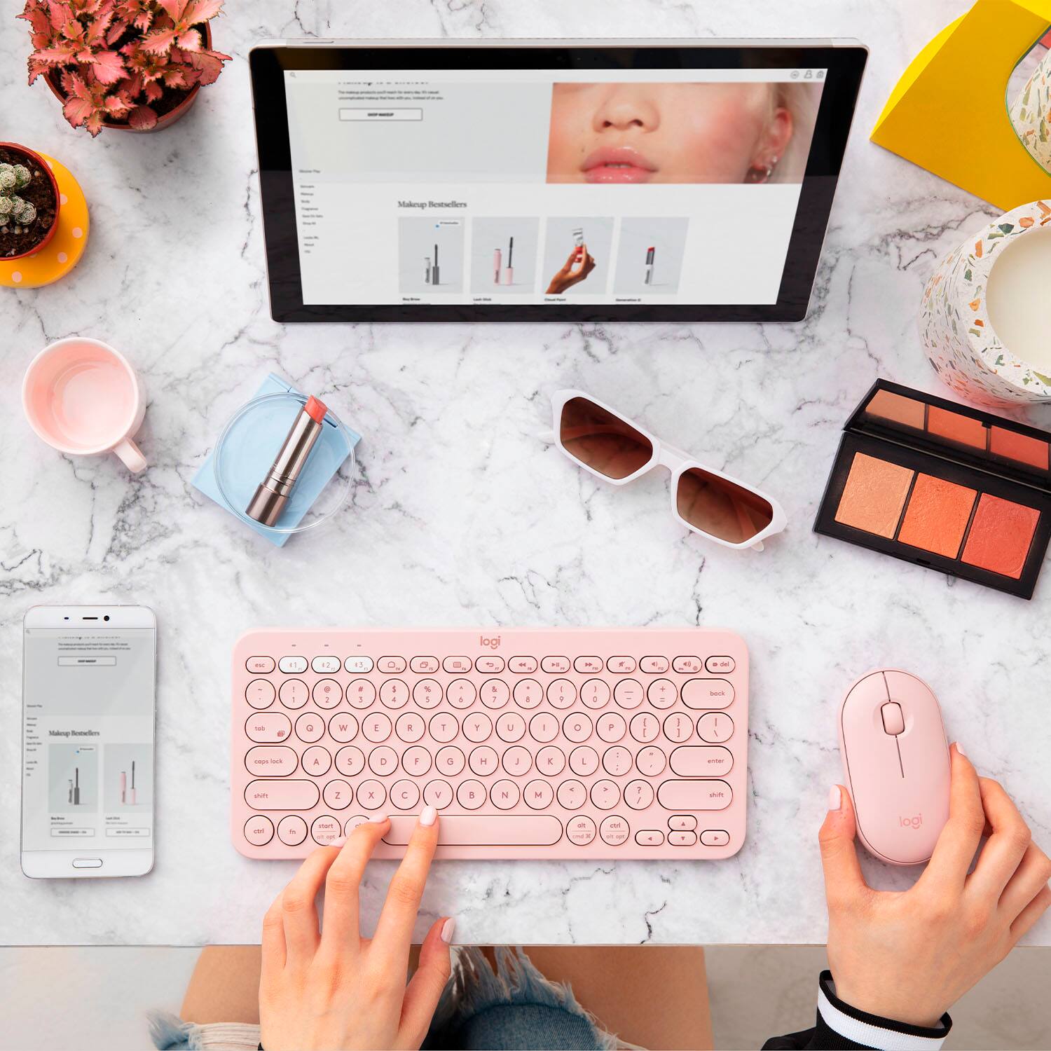 The text on the image is not coherent or organized, so it is not possible to group and correct it.