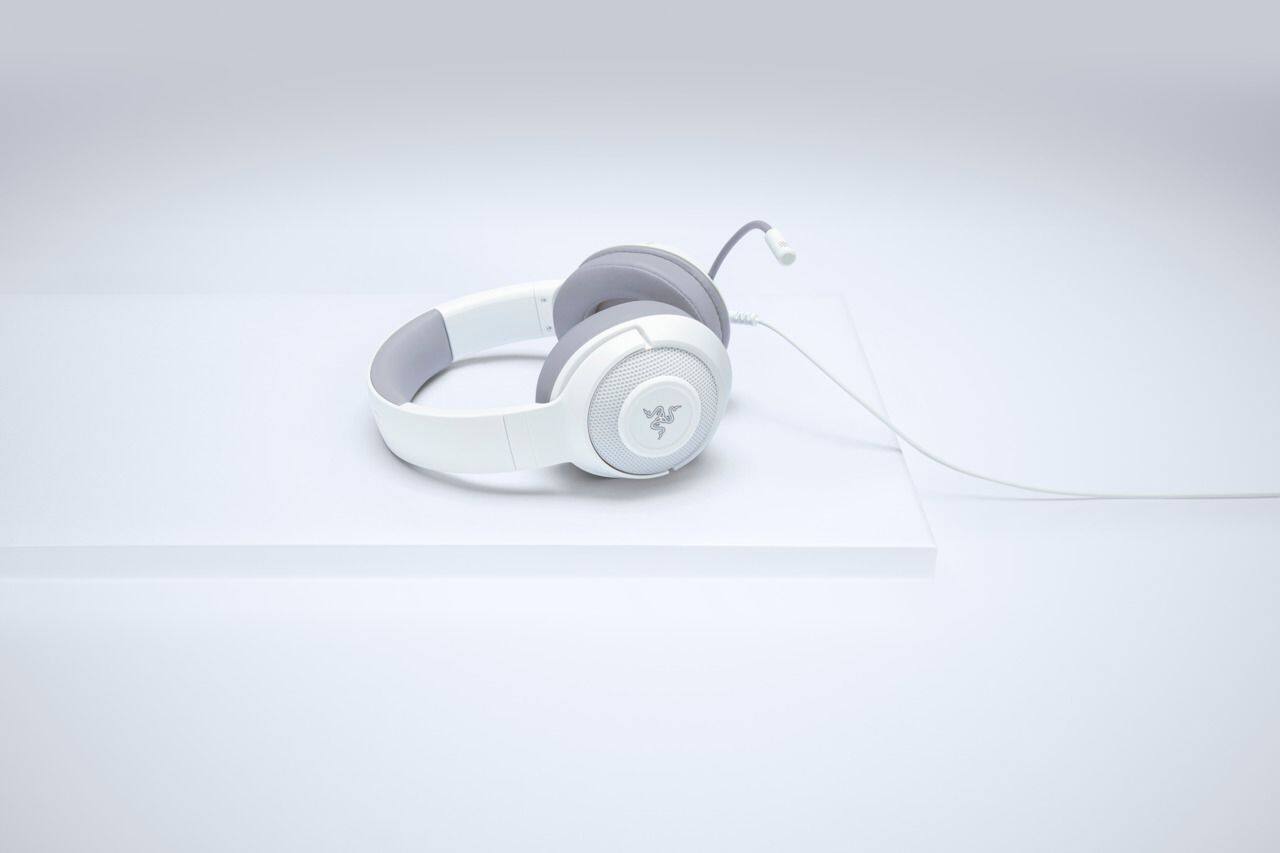 Alt View 14. Razer - Kraken X Wired 7.1 Surround Sound Gaming Headset for PC, PS4, PS5, Switch, Xbox X|S, and Xbox One - Mercury White.