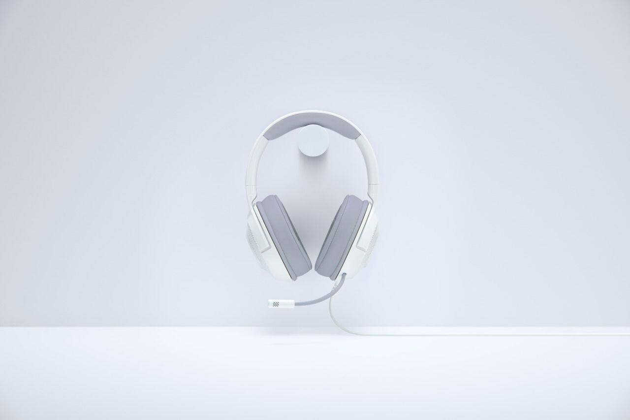 Alt View 15. Razer - Kraken X Wired 7.1 Surround Sound Gaming Headset for PC, PS4, PS5, Switch, Xbox X|S, and Xbox One - Mercury White.