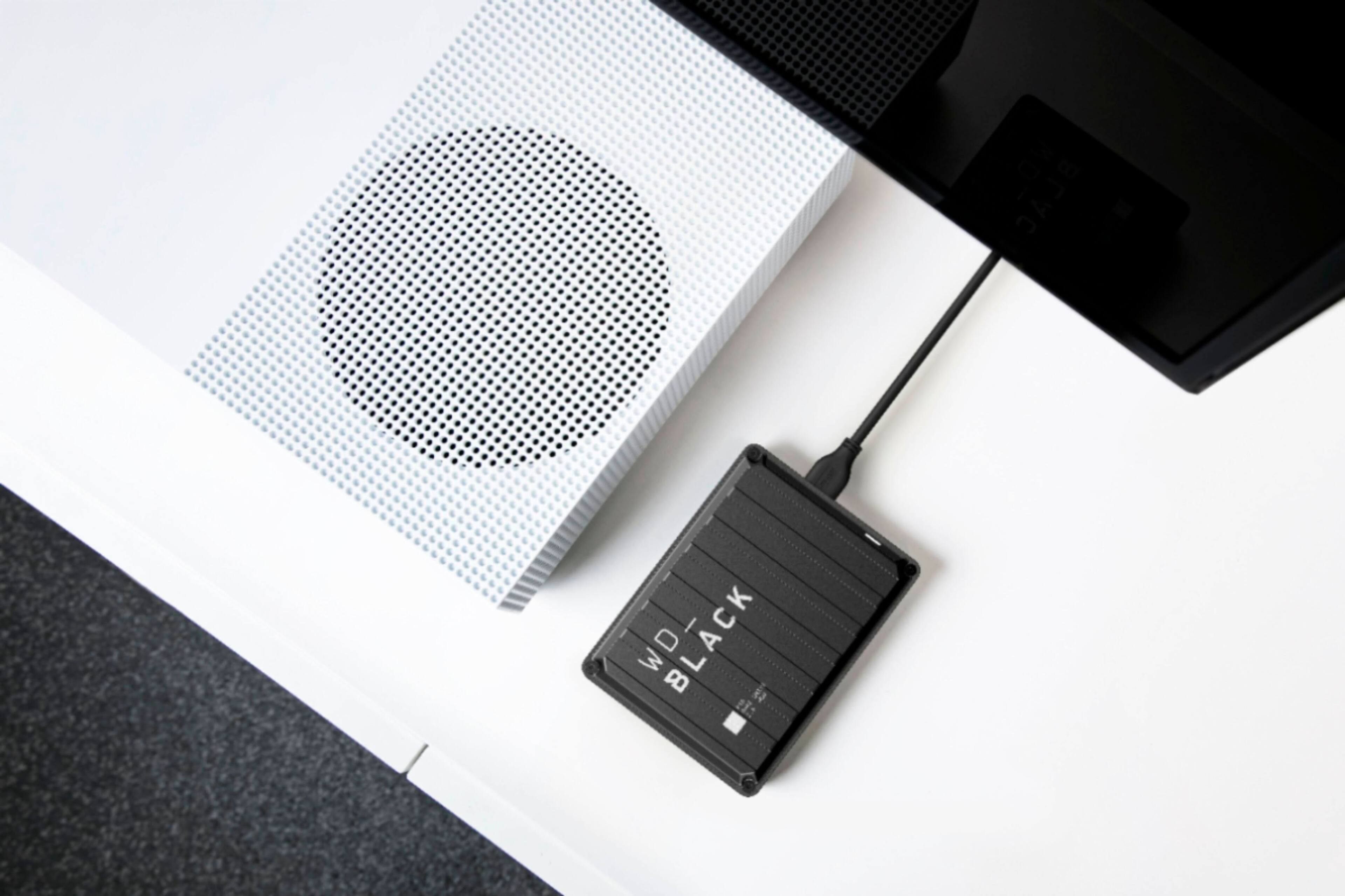 Alt View 15. WD - BLACK P10 5TB External USB 3.2 Gen 1 Portable Hard Drive - Black.