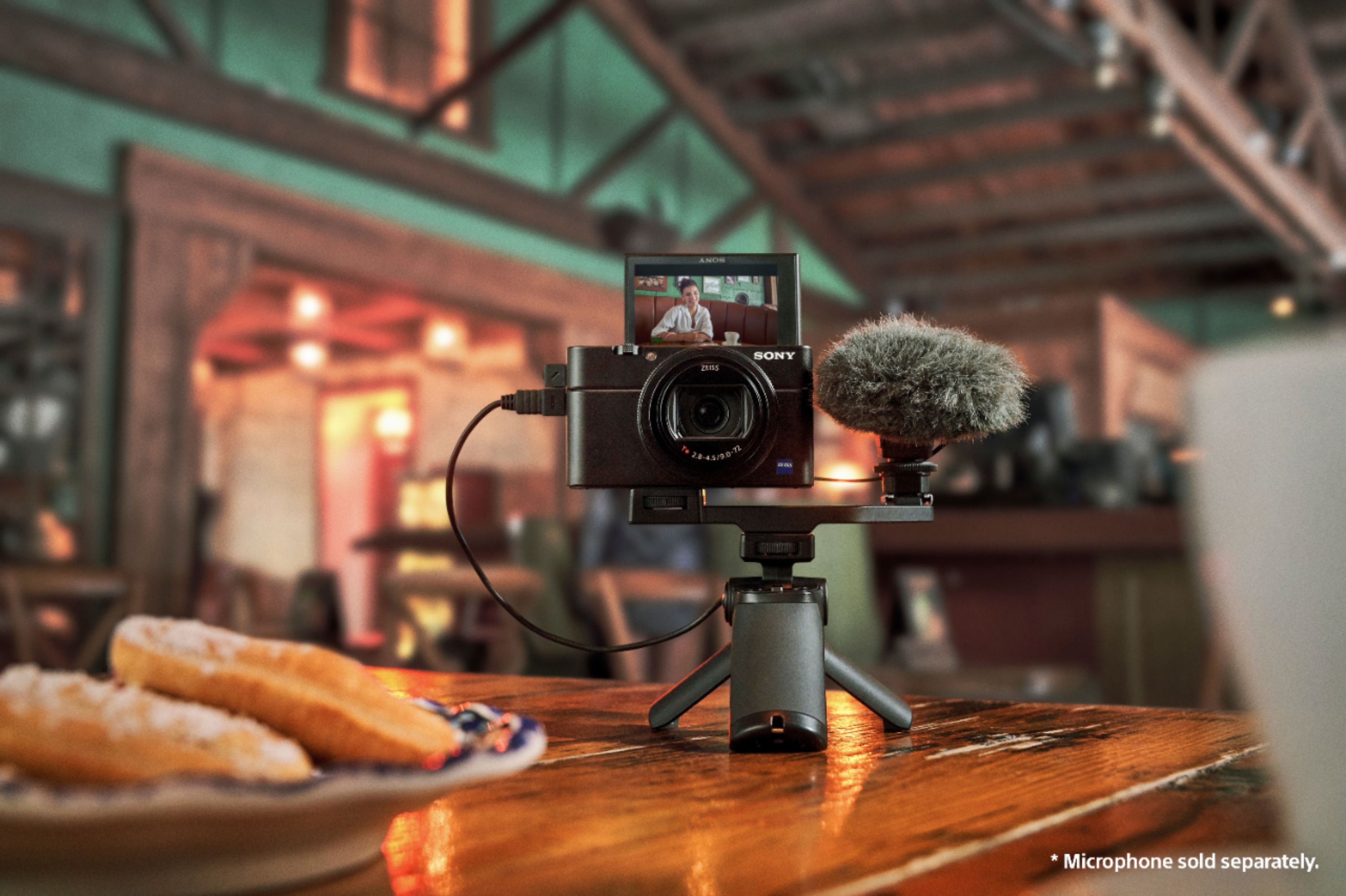 Sony Cyber-shot DSC-RX100 VII 20.1-Megapixel Shooting Grip Kit Digital  Camera Black DSCRX100M7G - Best Buy