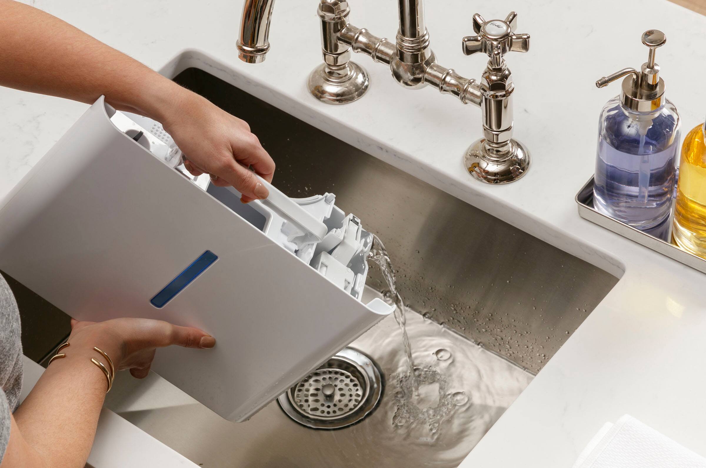 Alt View 13. GE - 35-Pint Portable Dehumidifier with Smart Dry - White.