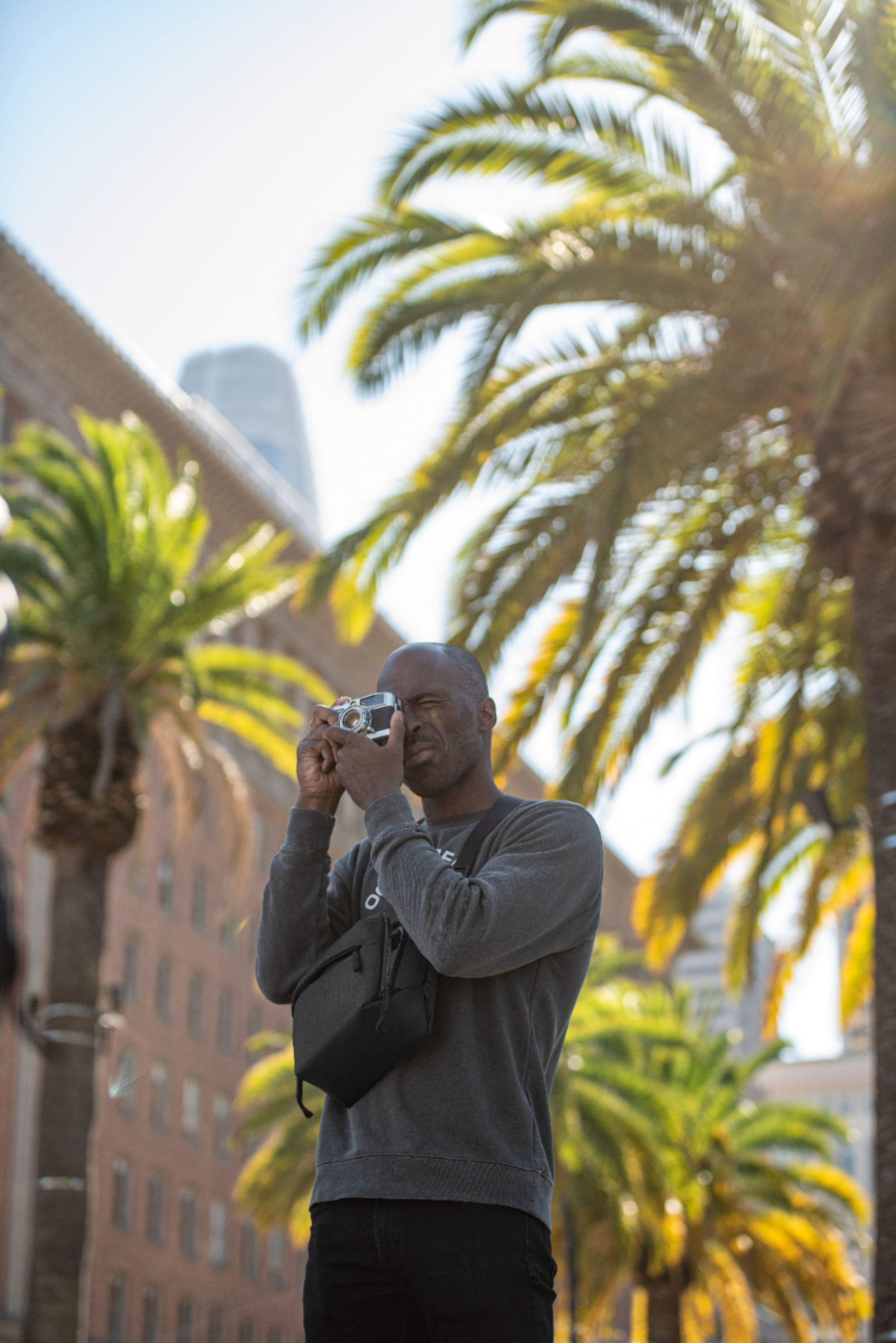 Alt View 33. Peak Design - Everyday Sling 3L - Black.