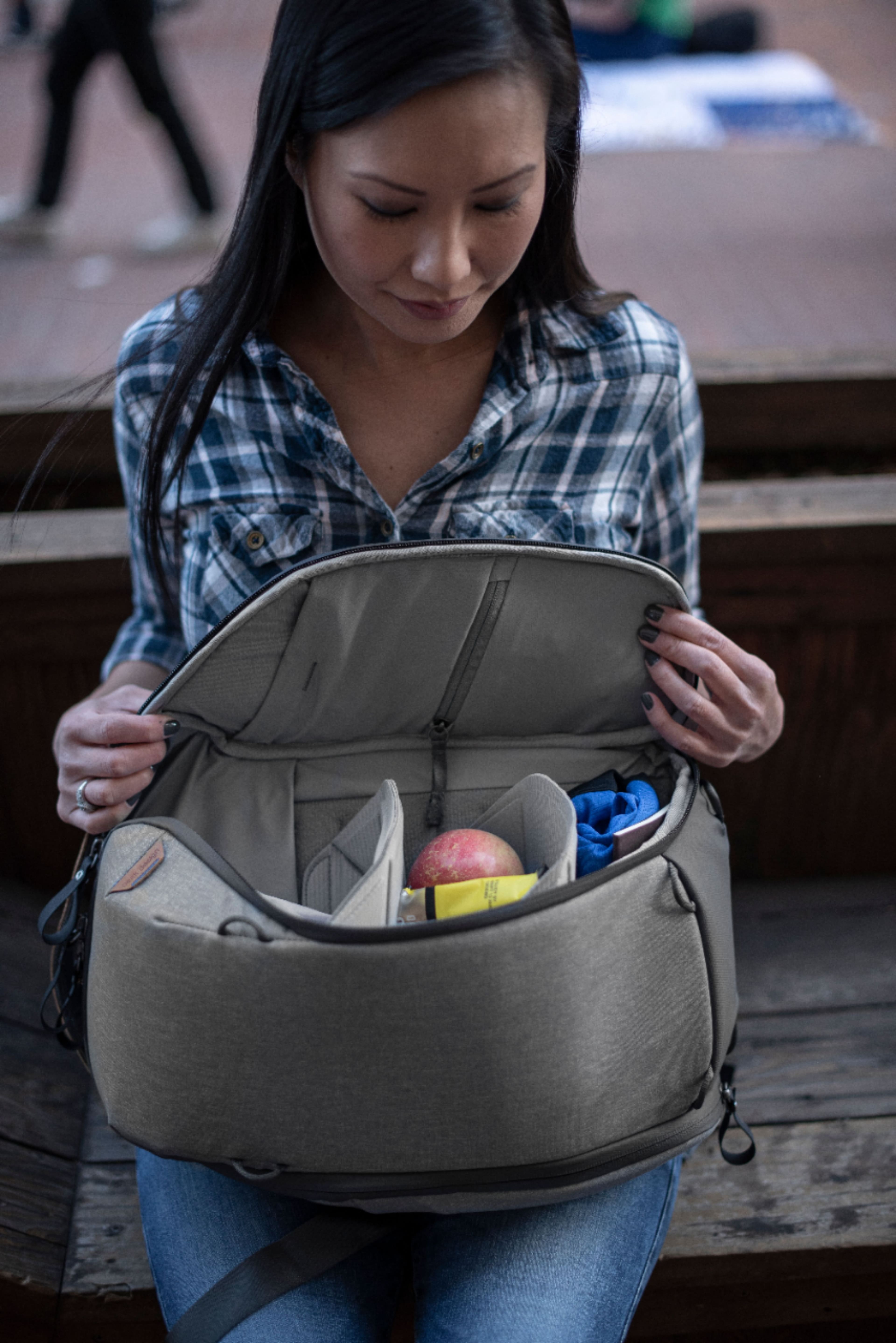 Alt View 20. Peak Design - Everyday Backpack 20L Zip - Ash.