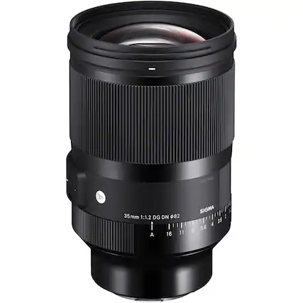 Angle. Sigma - Art 35mm f/1.2 DG DN Lens for Leica L - Black.