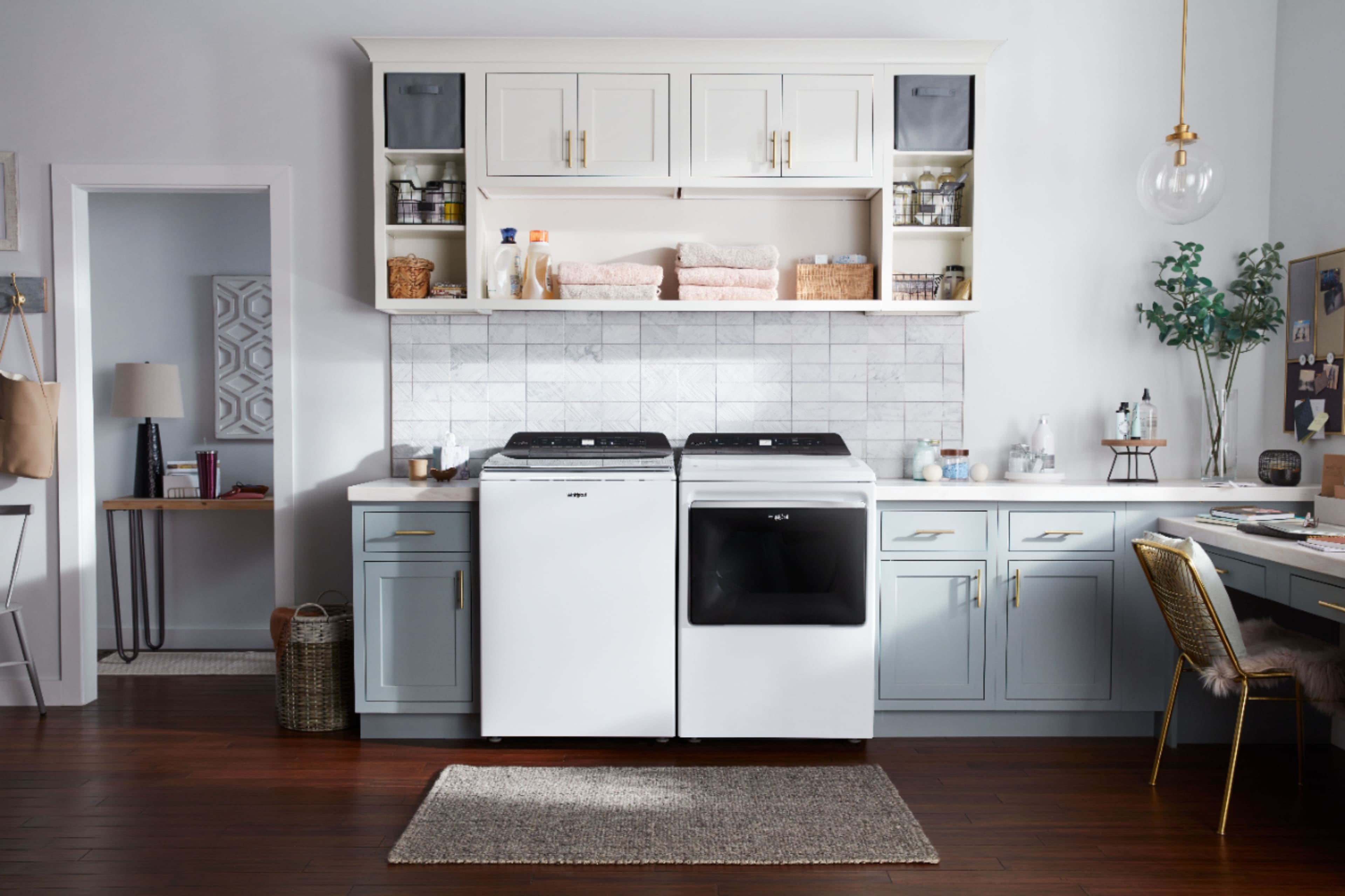 Alt View 20. Whirlpool - 4.7 Cu. Ft. Top Load Washer with Pretreat Station - White.