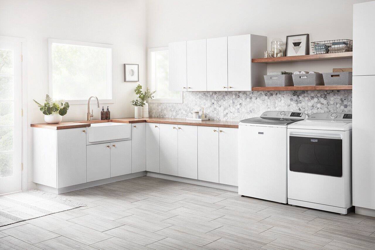 Alt View 21. Maytag - 5.2 Cu. Ft. High Efficiency Smart Top Load Washer with Extra Power Button - White.