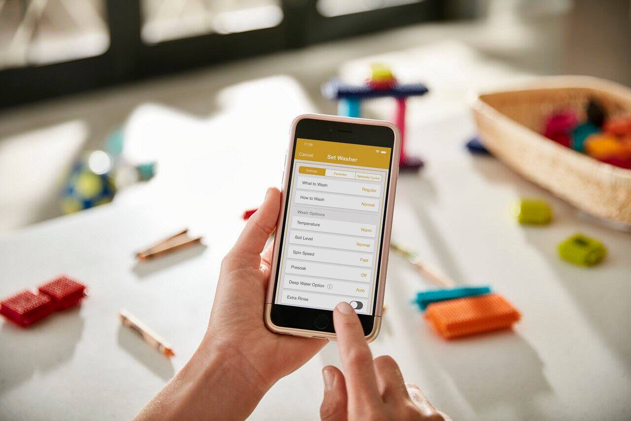 Alt View 18. Whirlpool - 7.4 Cu. Ft. Smart Electric Dryer with AccuDry Sensor Drying Technology - Chrome Shadow.