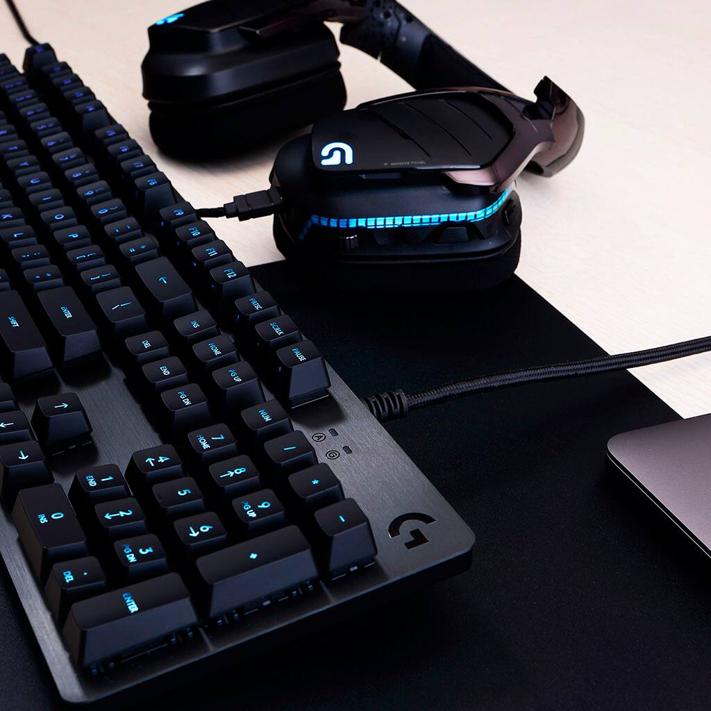 Logitech G513 Full-size Wired Mechanical GX Brown Tactile Switch Gaming  Keyboard with RGB Backlighting Carbon