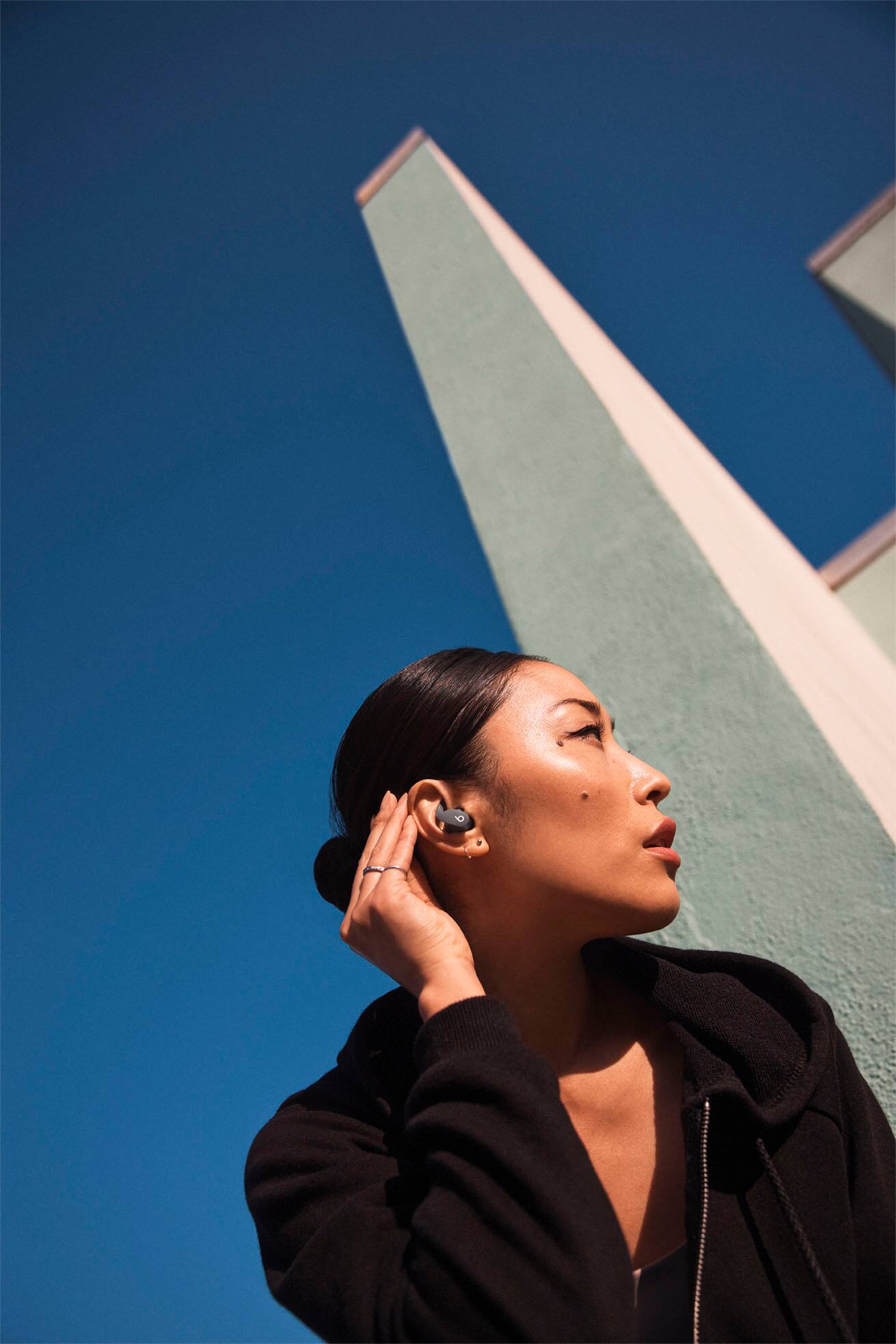 Alt View 32. Beats - Beats Fit Pro True Wireless Noise Cancelling In-Ear Earbuds - Sage Gray.