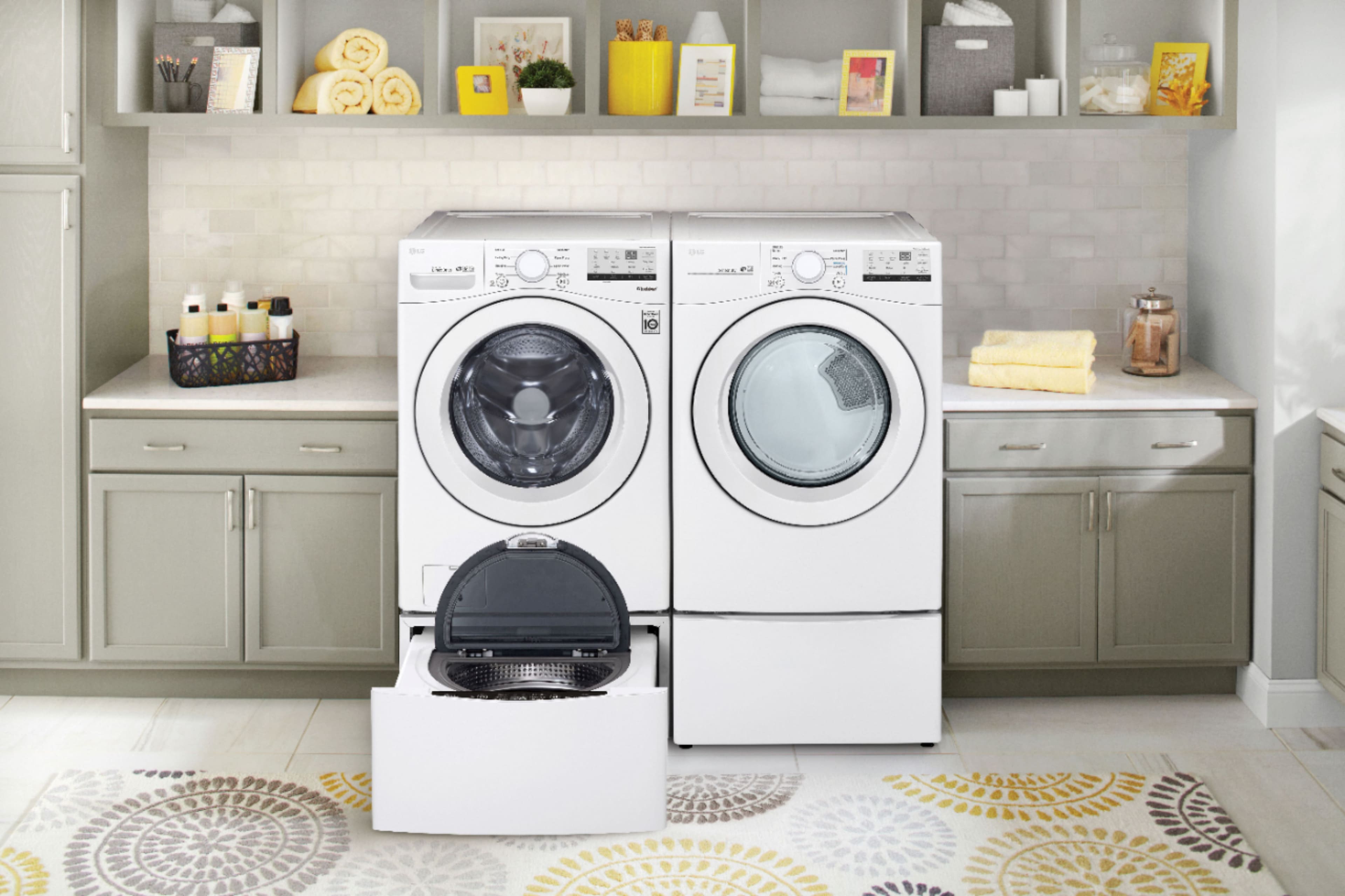 Alt View 27. LG - 4.5 Cu. Ft. High Efficiency Stackable Front-Load Washer with 6Motion Technology - White.