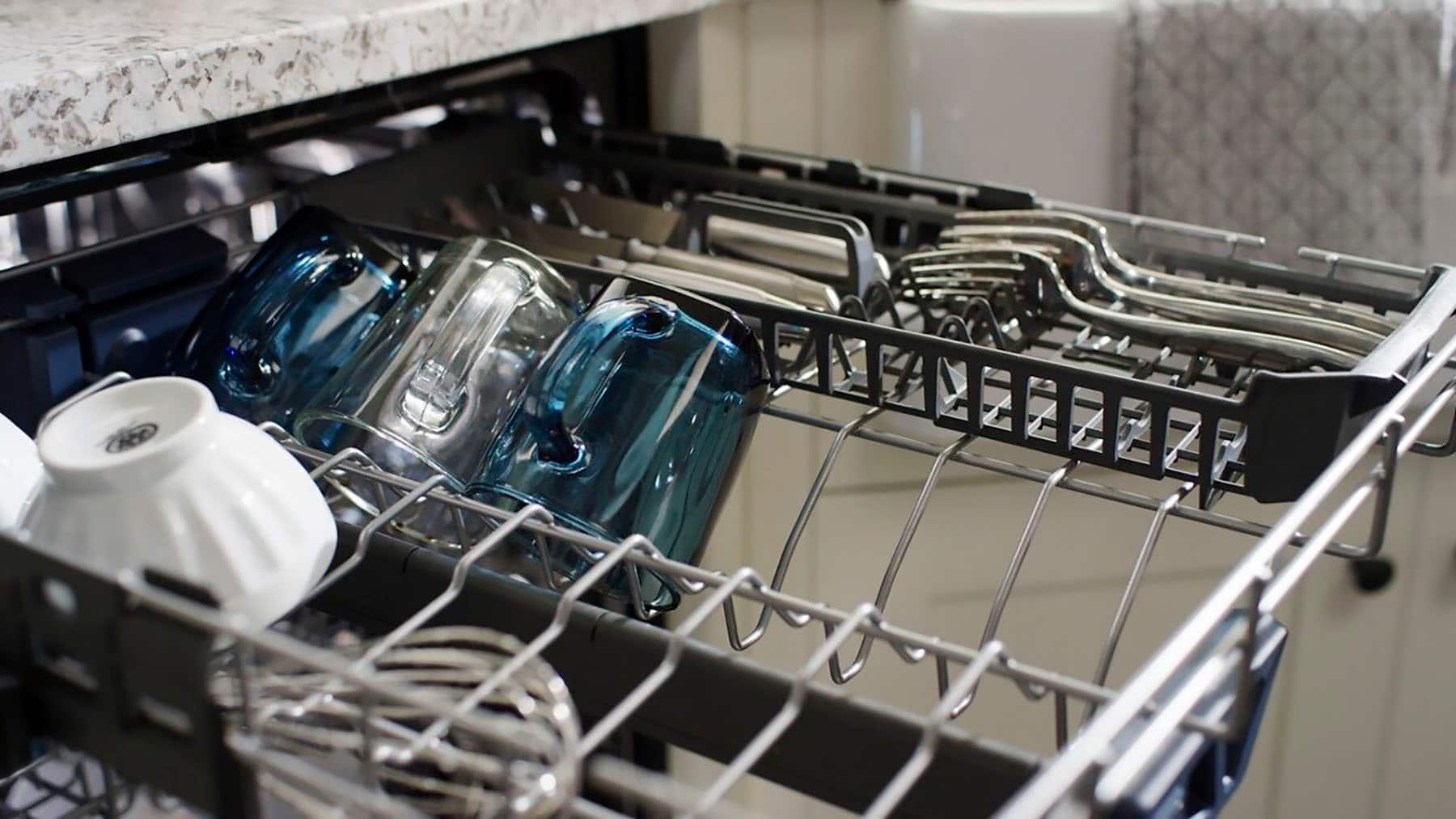 ROOM FOR MUGS AND BOWLS WITH THE 3RD LEVEL RACK.