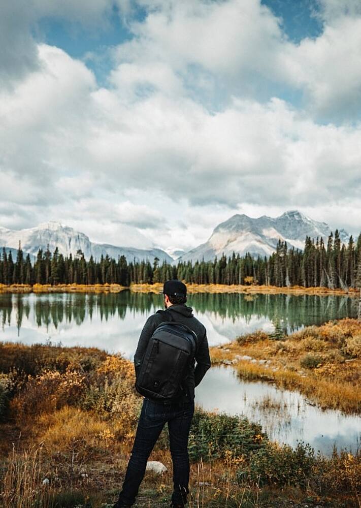 Alt View 19. Nomatic - Backpack - Black.