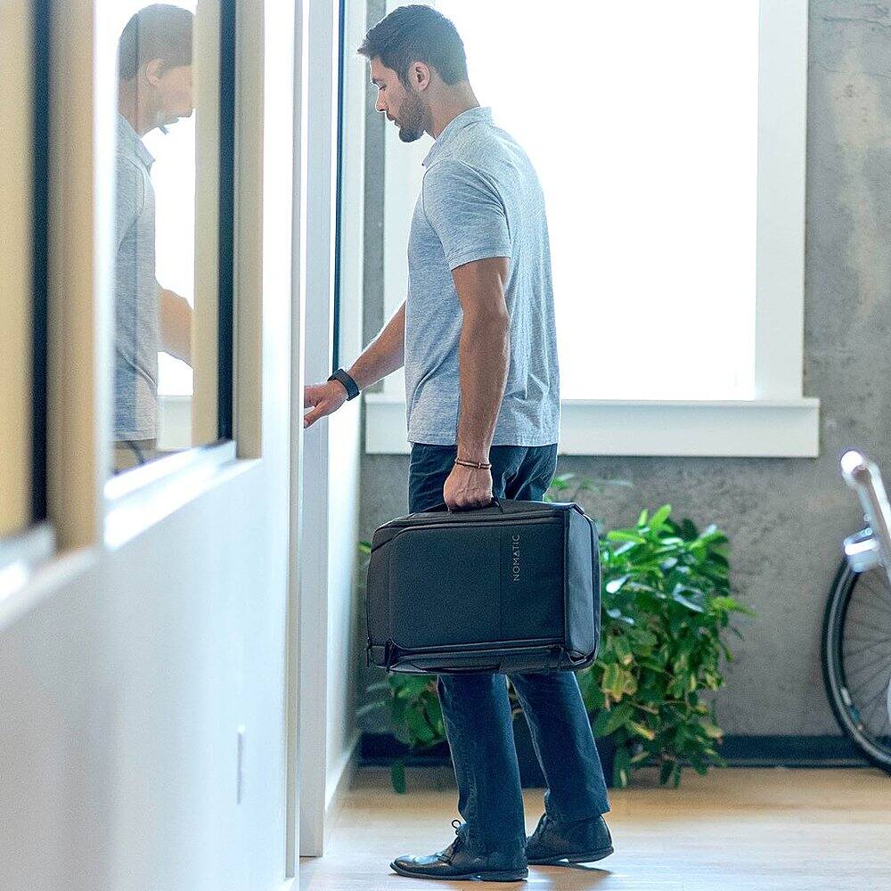 Angle. Nomatic - 20L Expandable Travel Pack - Black.