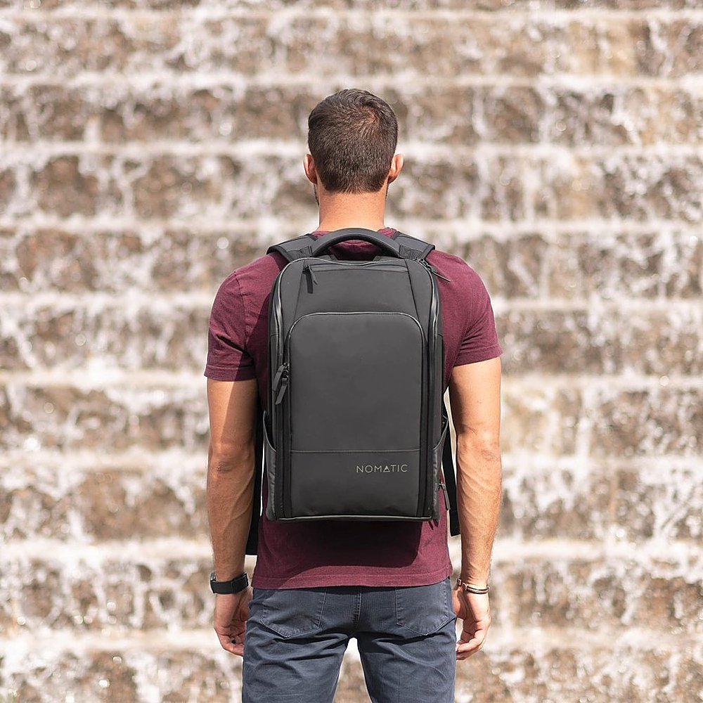 Zoom out on Alt View Zoom 16. Nomatic - Expandable Backpack - Black.