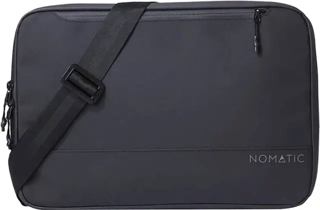 Front. Nomatic - Tech Case for 15.5" Laptop - Black.