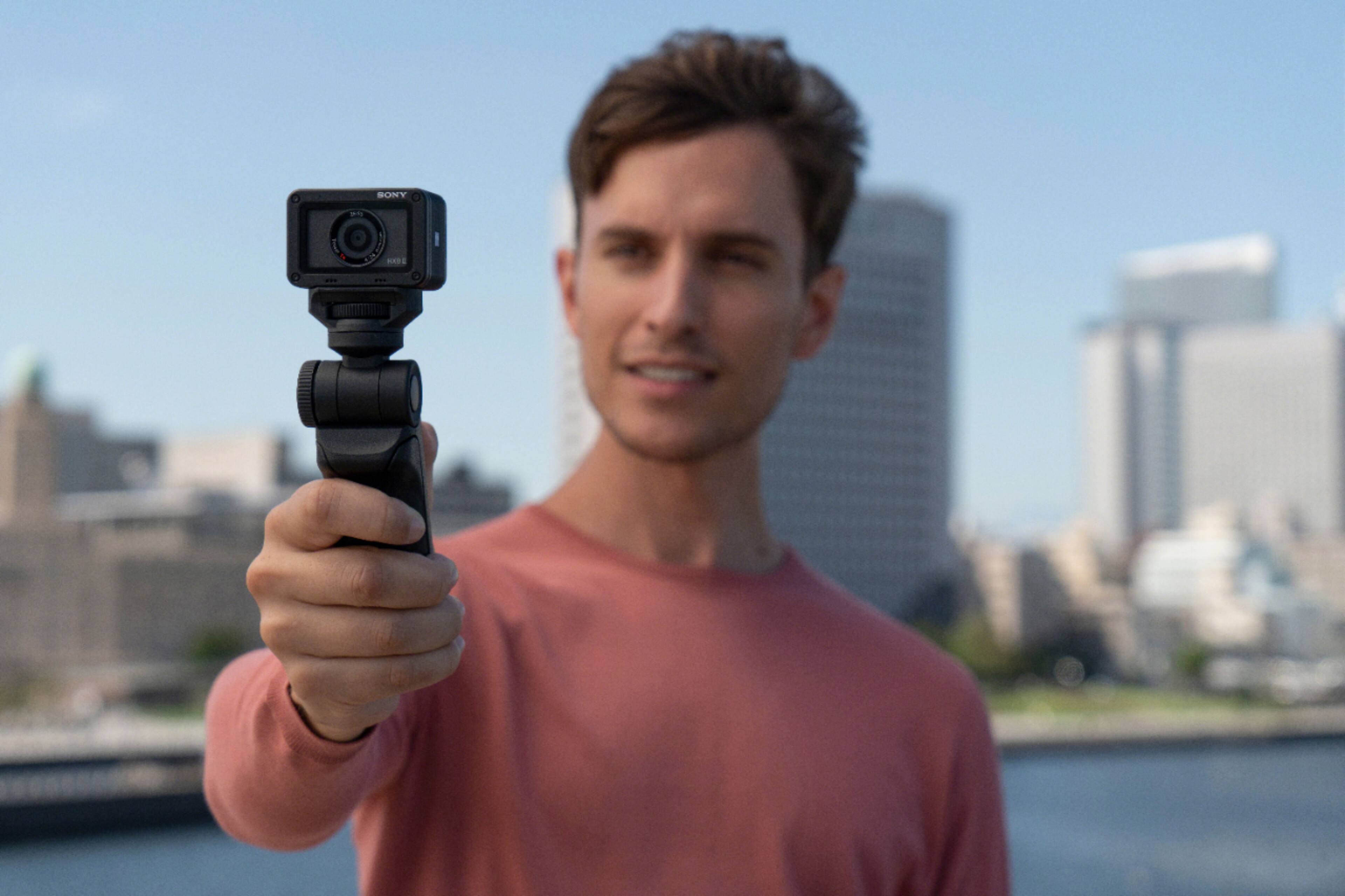 Alt View 30. Sony - Shooting Grip with Wireless Remote Commander - Black.