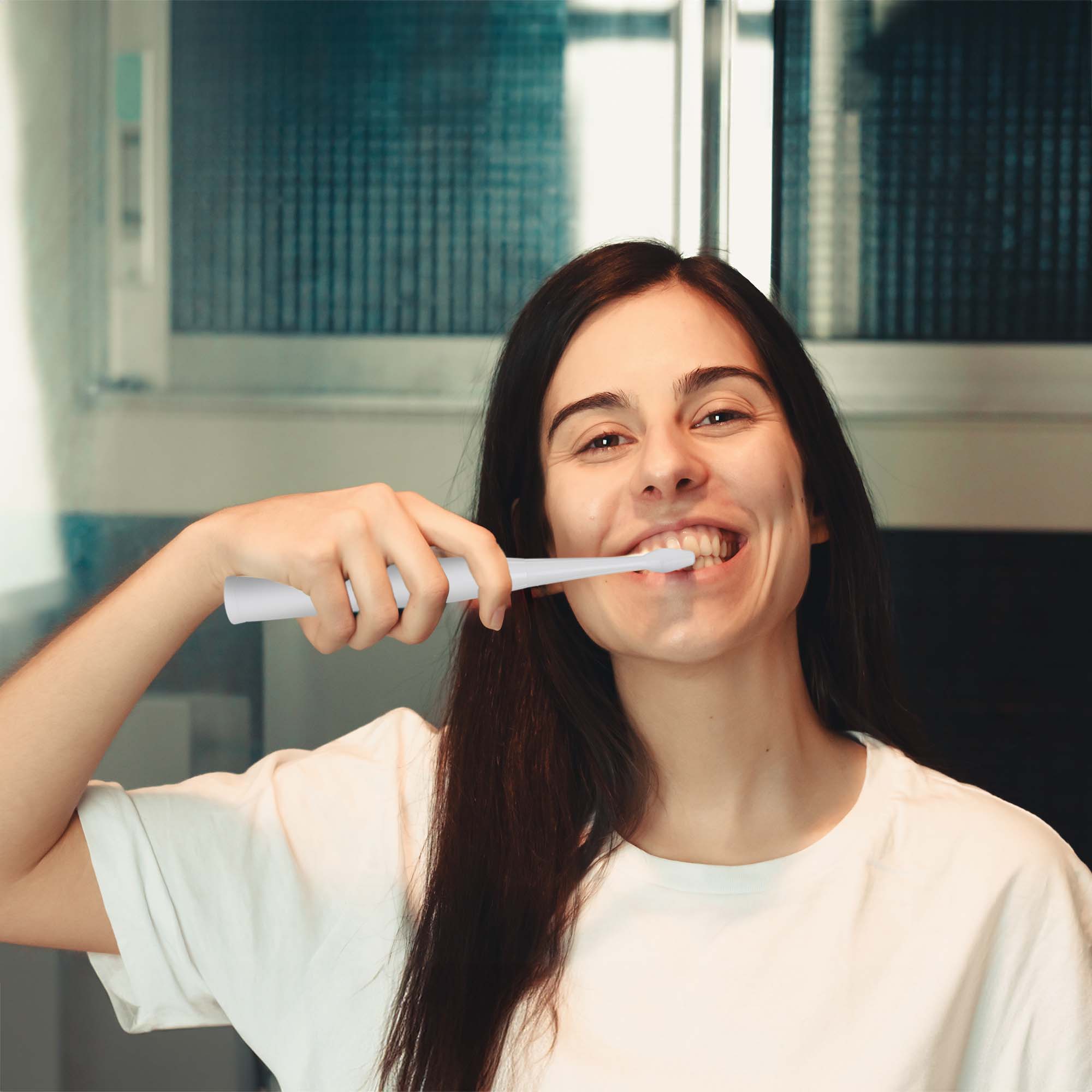 Back. Pursonic - Triple-Head Electric Tooth Wizard - 30,000 Strokes Per a Minute - White.