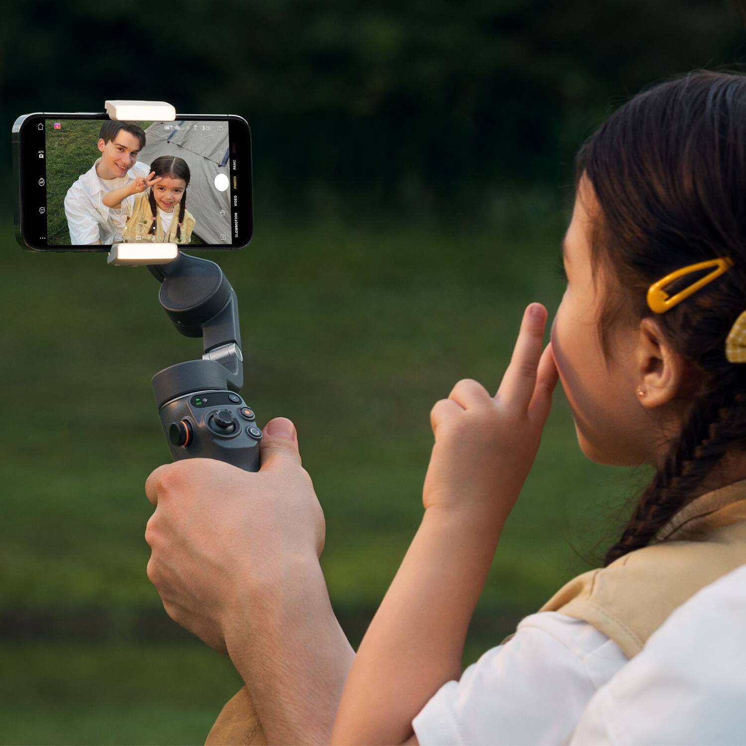 Alt View 2. DJI - OM Fill Light Phone Clamp CP.OS.00000173.01.