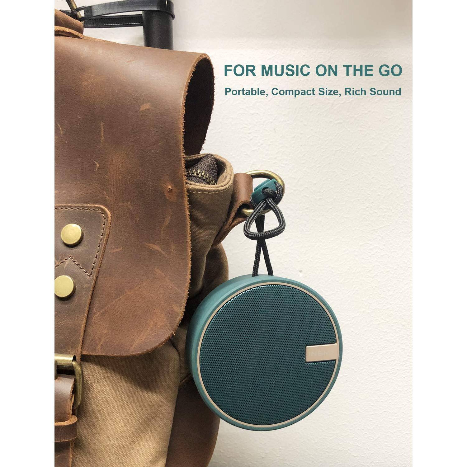 FOR MUSIC ON THE GO  
Portable, Compact Size, Rich Sound