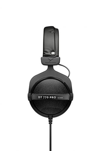 Bundle Beyerdynamic DT 770 PRO 80 Ohm Over Ear Studio Headphones Bundle Beyerdynamic DT 770 PRO 80 Ohm Over Ear Studio Headphones