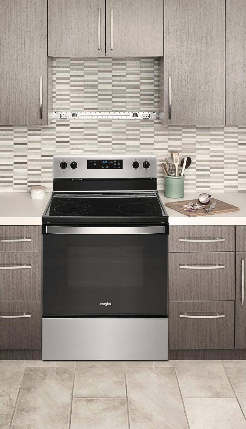 Alt View 17. Whirlpool - 5.3 Cu. Ft. Freestanding Electric Range with Keep Warm Setting - Stainless Steel.
